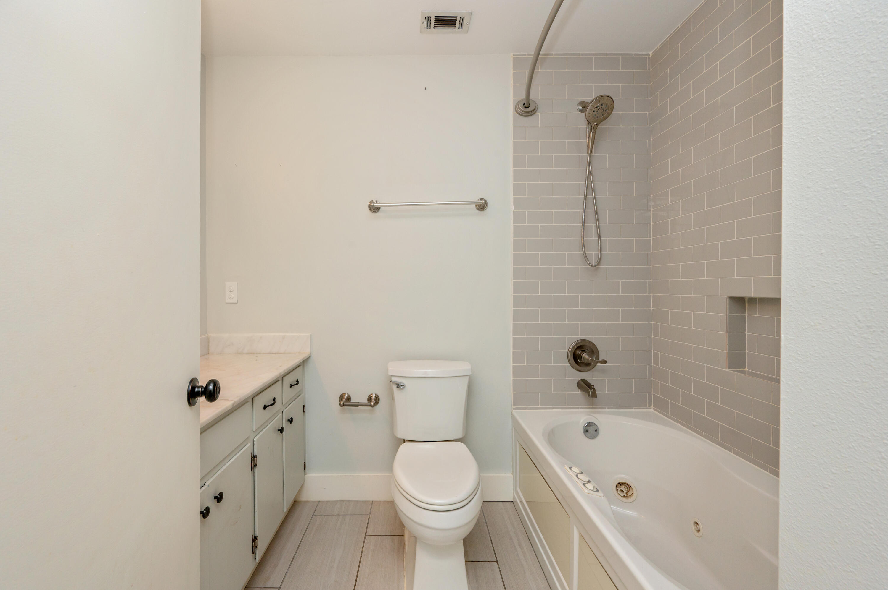 BAYOU WOODS 1ST ADDN - Residential Lease