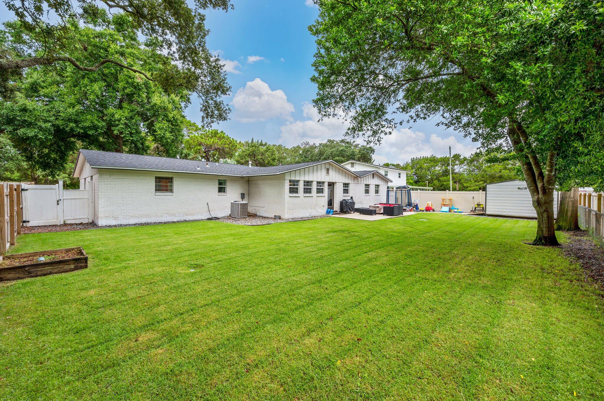 BAYOU WOODS 1ST ADDN - Residential Lease
