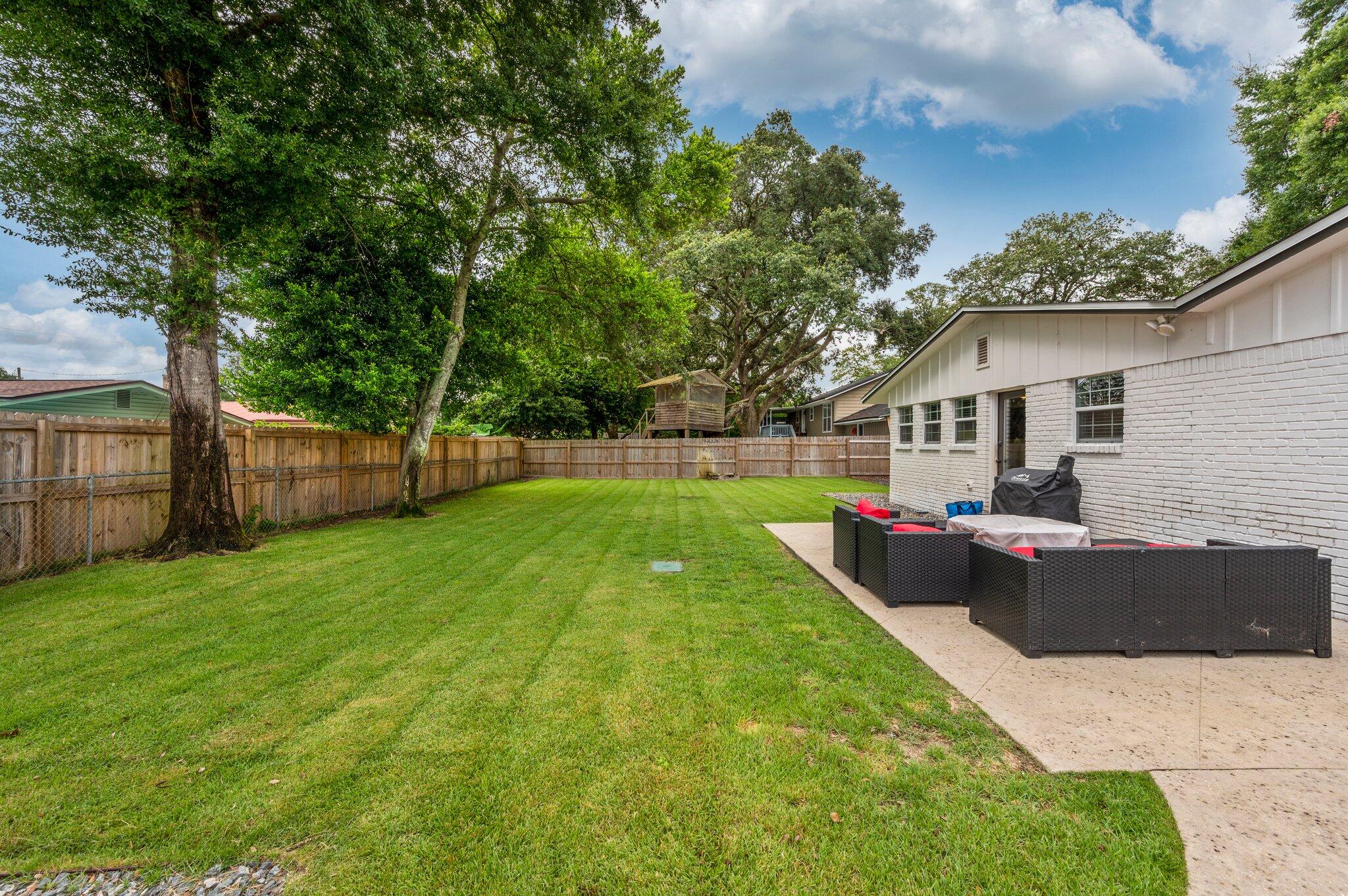 BAYOU WOODS 1ST ADDN - Residential Lease
