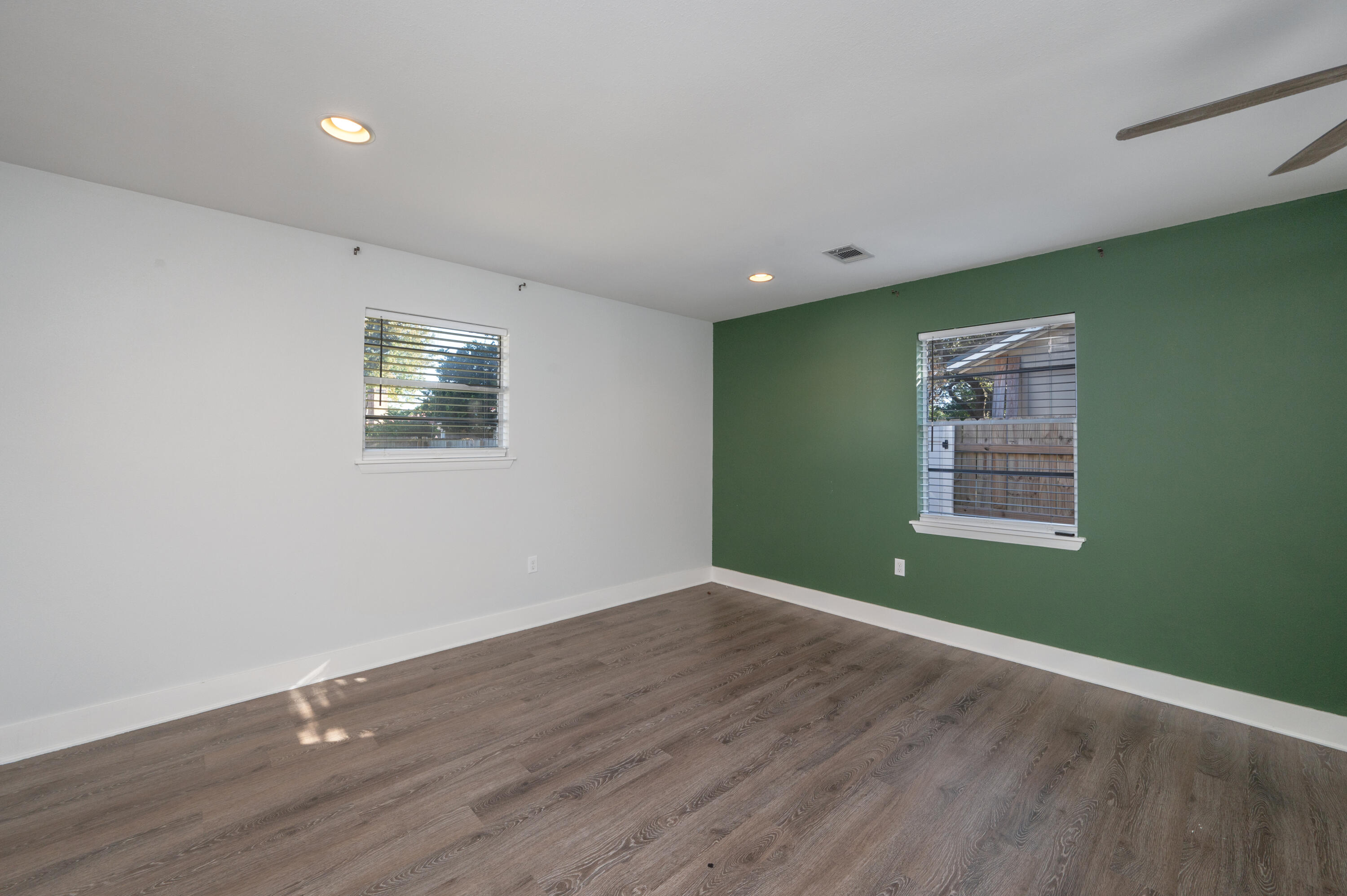BAYOU WOODS 1ST ADDN - Residential Lease