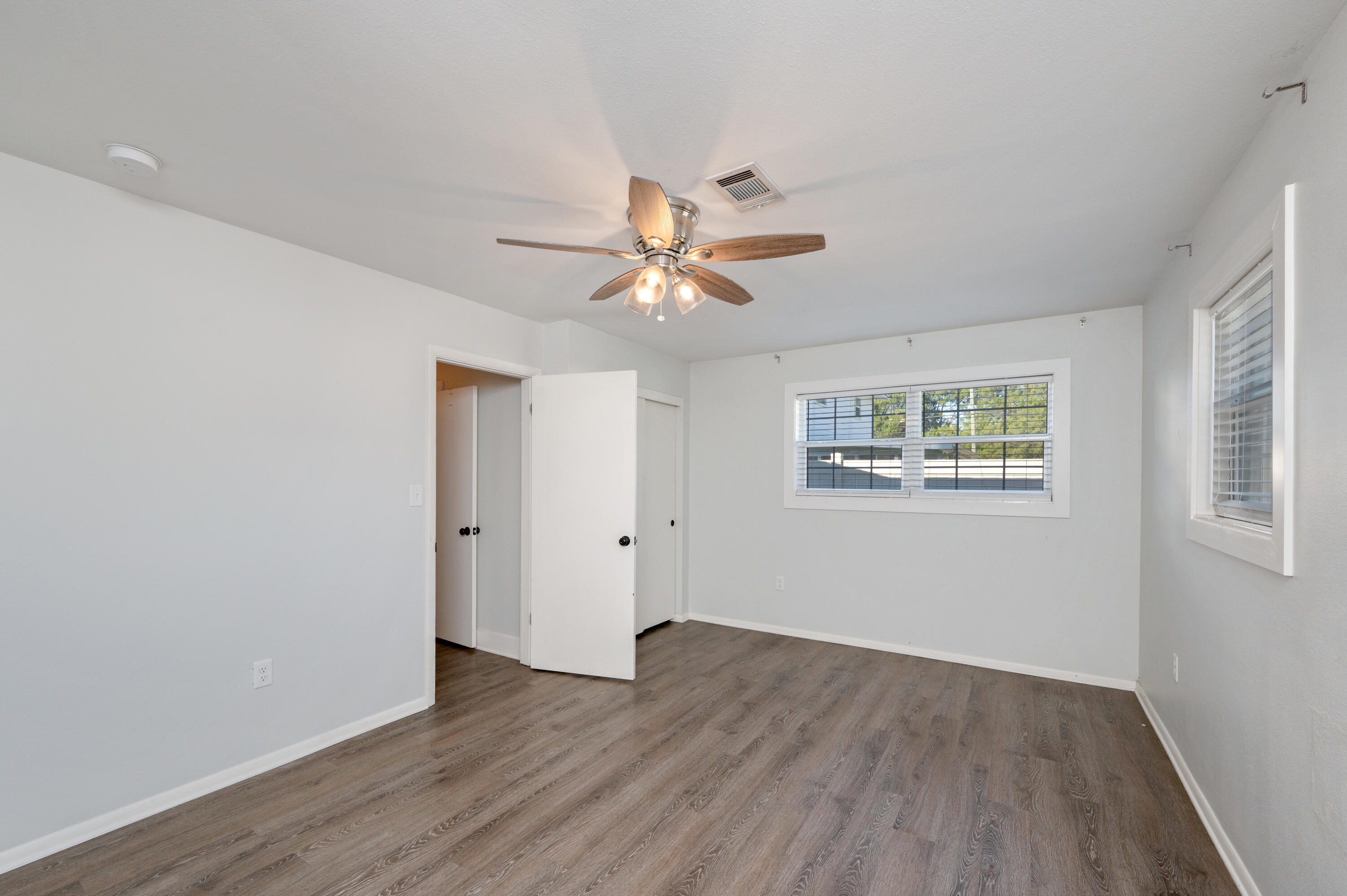 BAYOU WOODS 1ST ADDN - Residential Lease