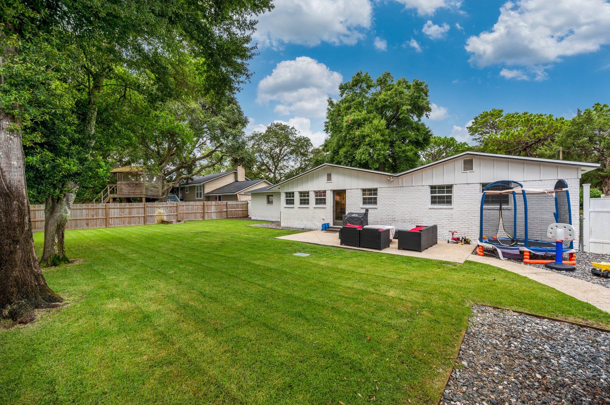 BAYOU WOODS 1ST ADDN - Residential Lease