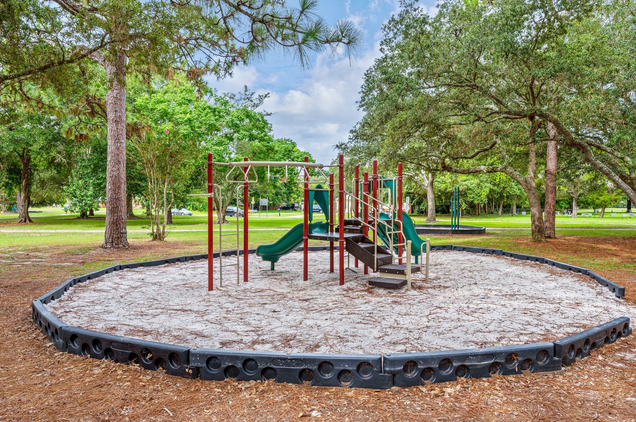 BAYOU WOODS 1ST ADDN - Residential Lease