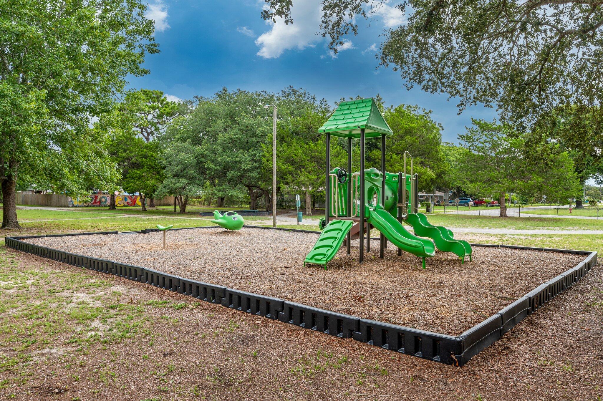 BAYOU WOODS 1ST ADDN - Residential Lease