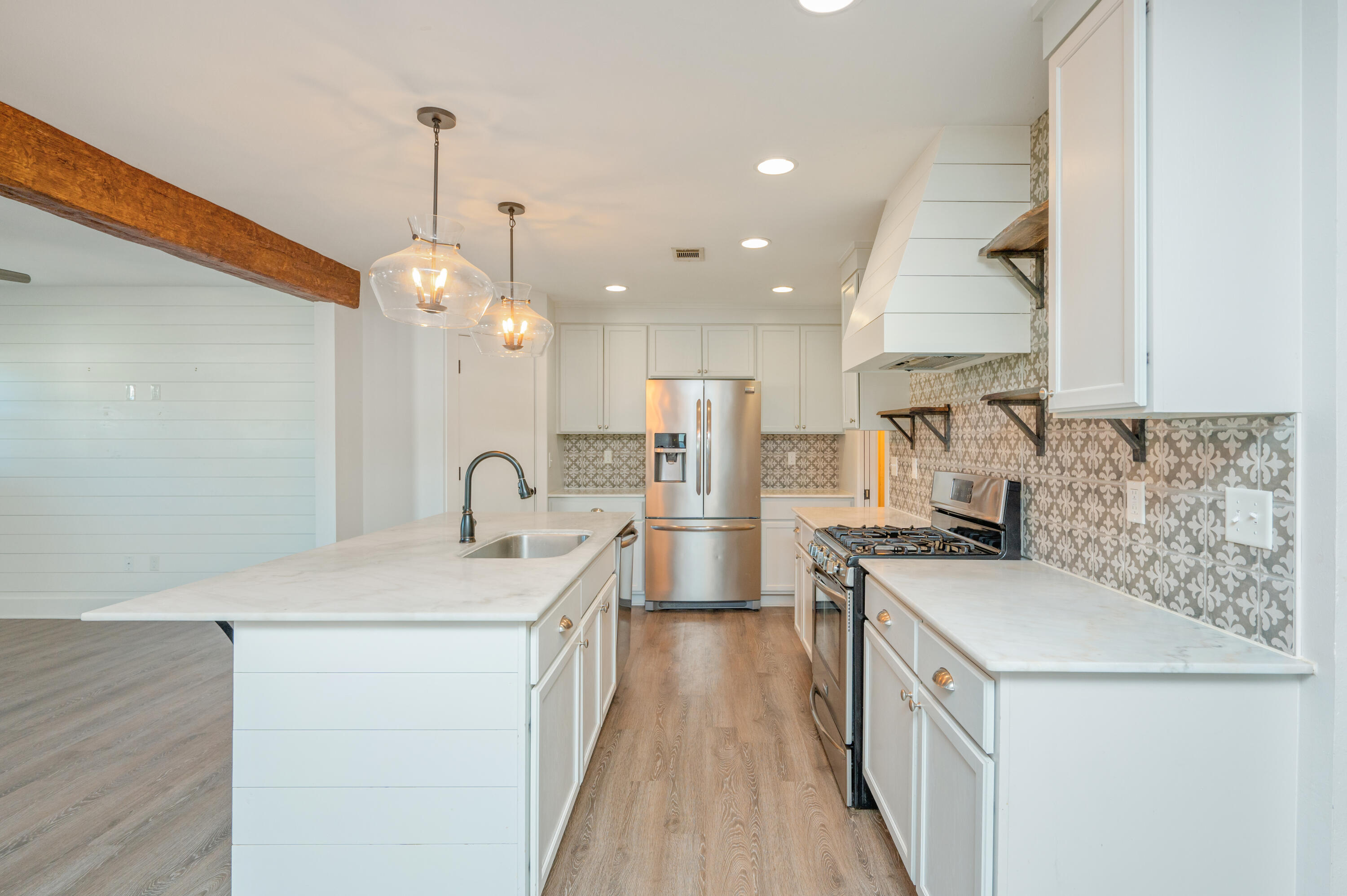 BAYOU WOODS 1ST ADDN - Residential Lease