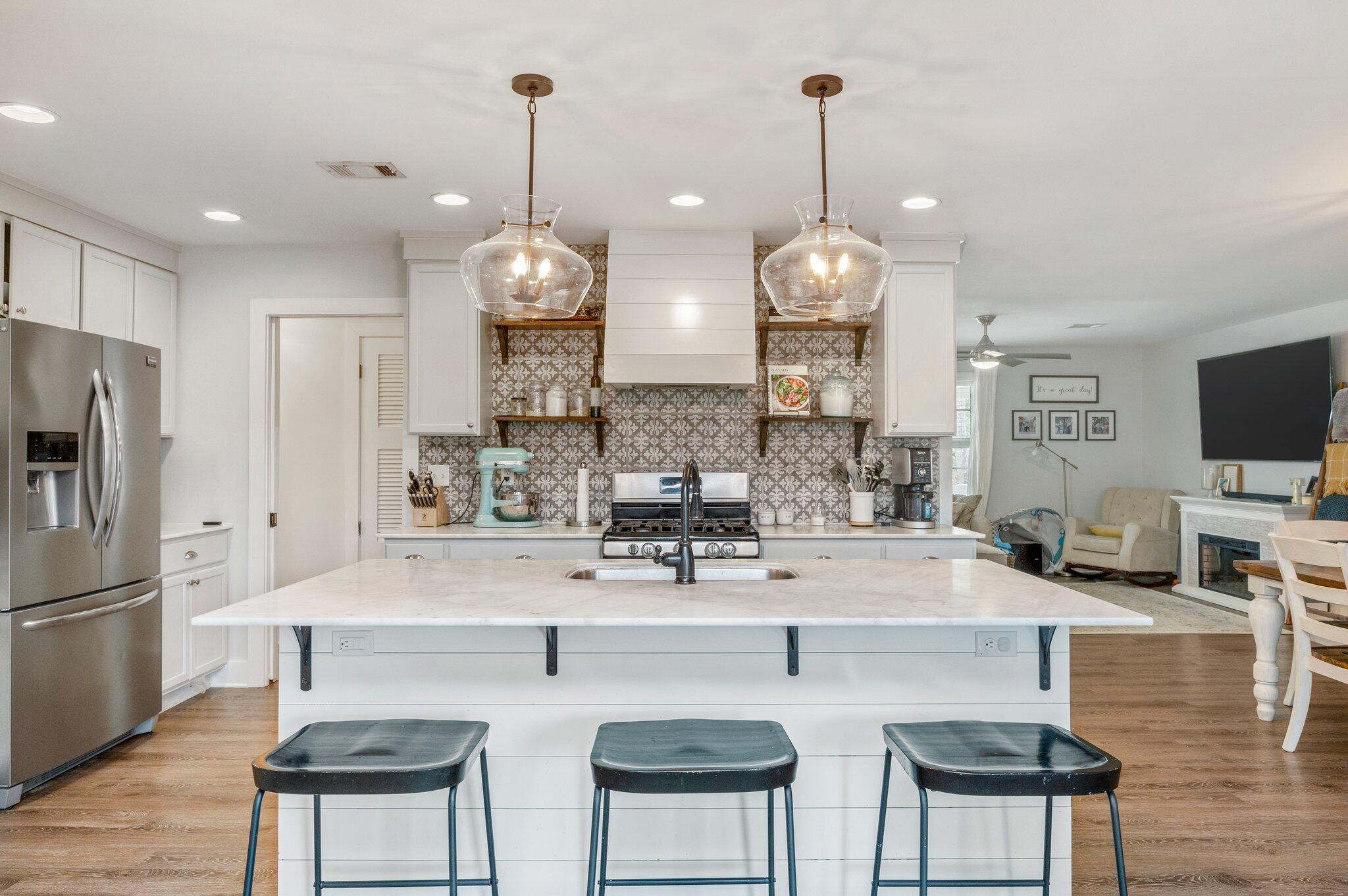 BAYOU WOODS 1ST ADDN - Residential Lease