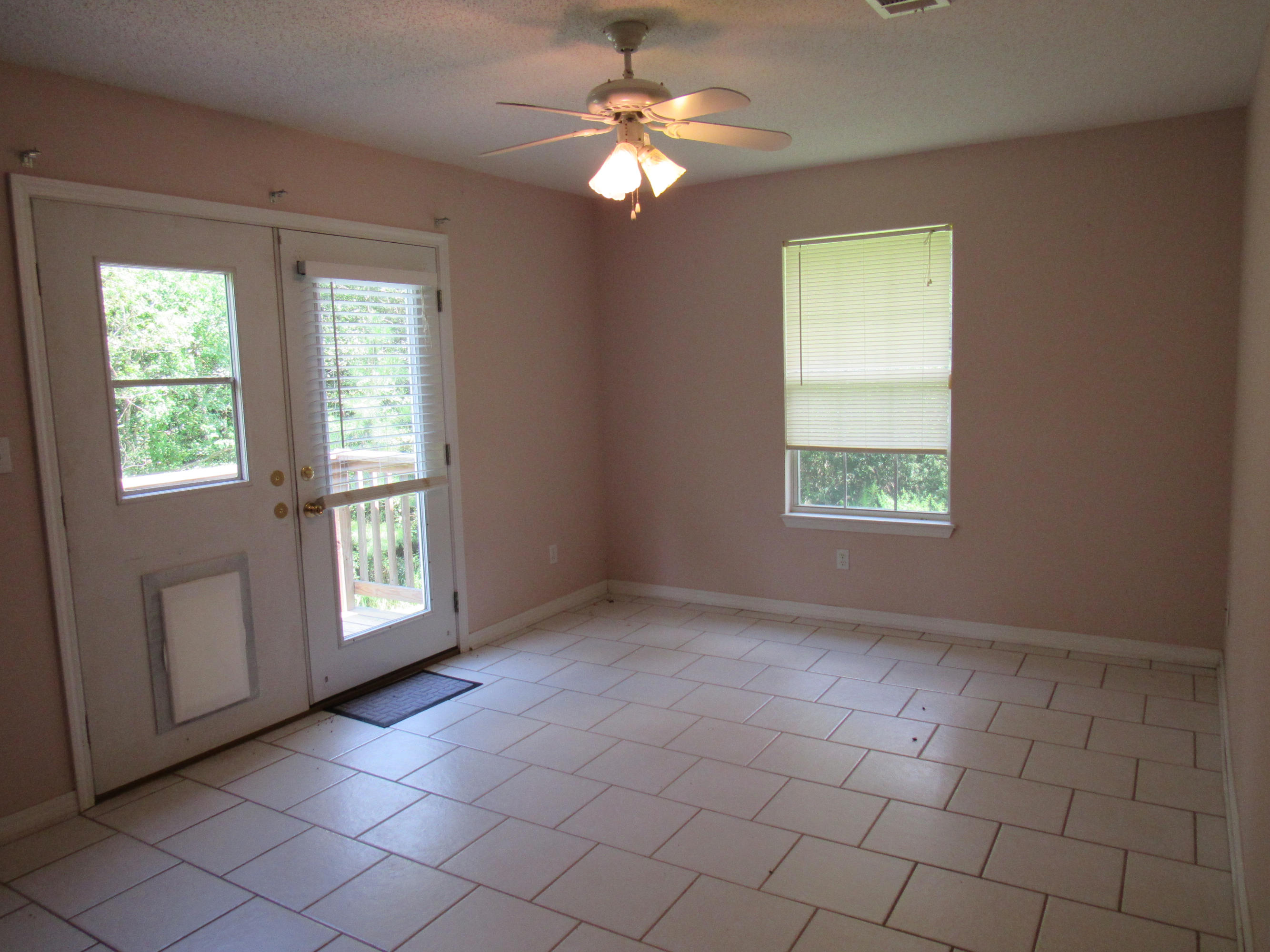 ROLLING HILLS ESTATES - Residential