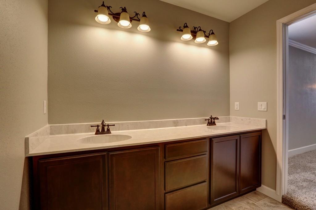 ELLIOTTS POINT 10TH ADDN - Residential