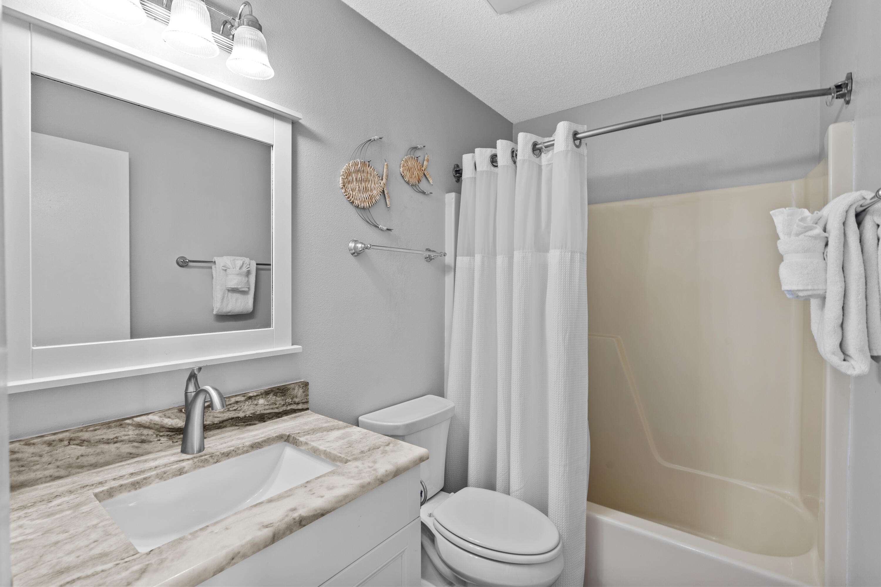BEACHWOOD VILLAS CONDO PH 2 - Residential