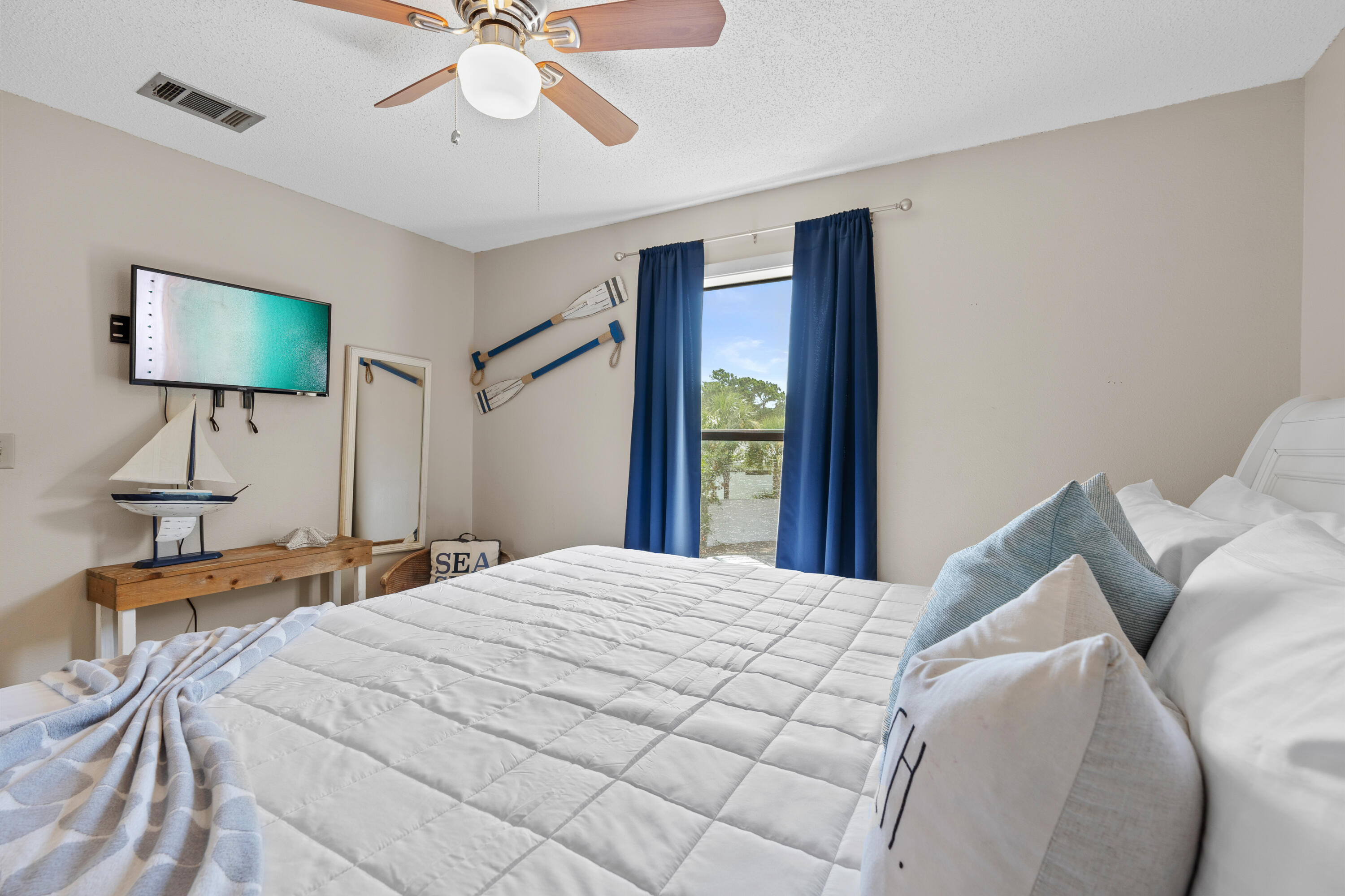 BEACHWOOD VILLAS CONDO PH 2 - Residential
