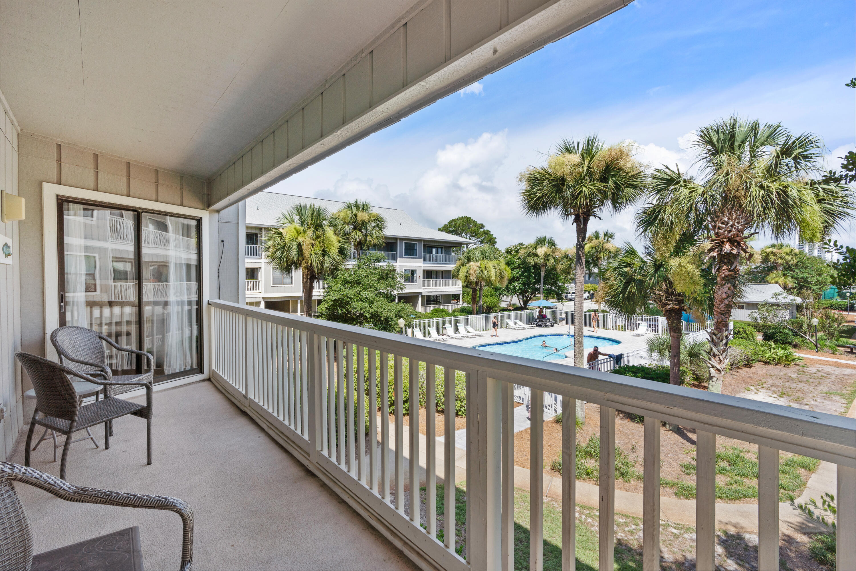 BEACHWOOD VILLAS CONDO PH 2 - Residential