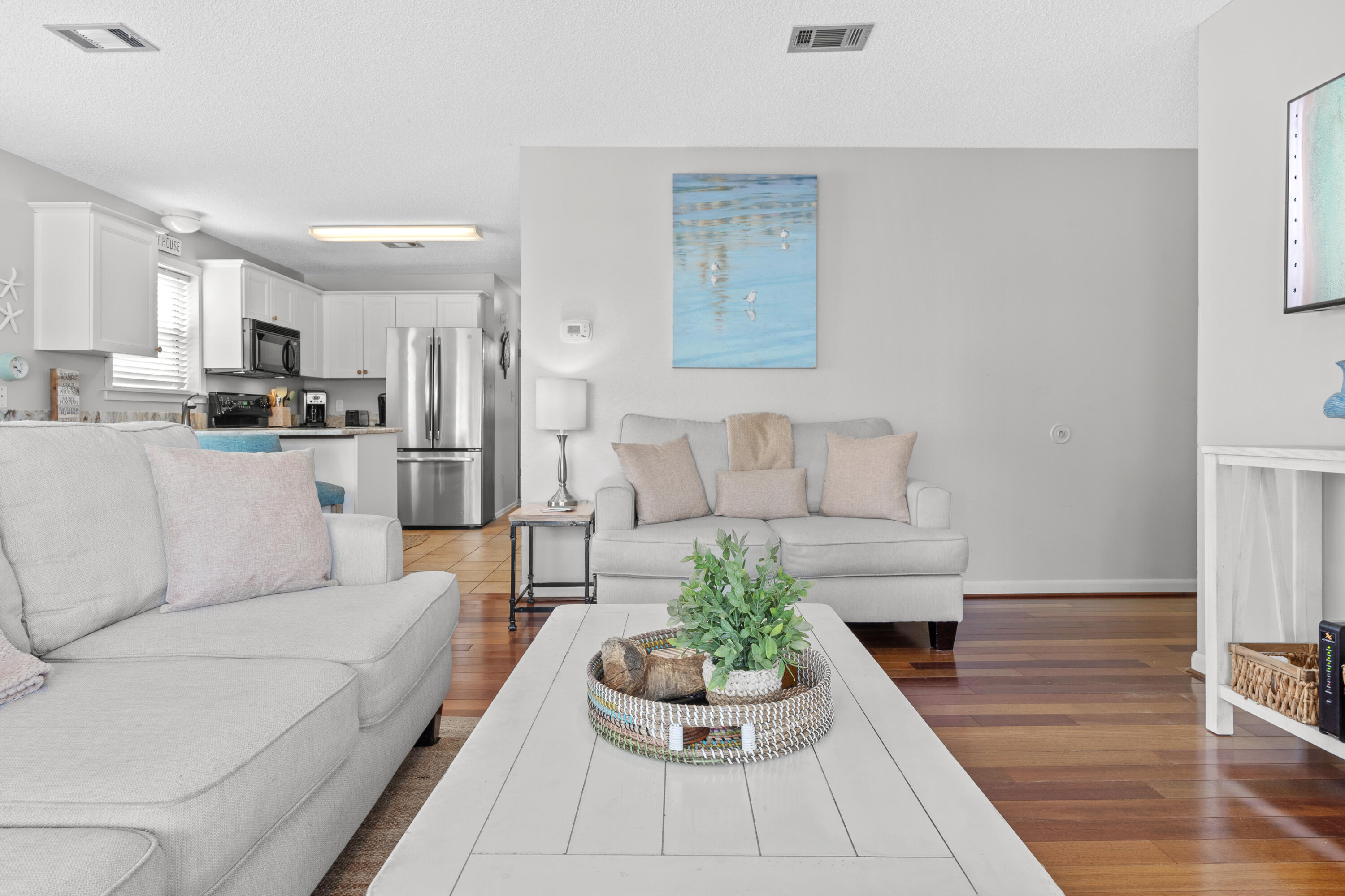 BEACHWOOD VILLAS CONDO PH 2 - Residential