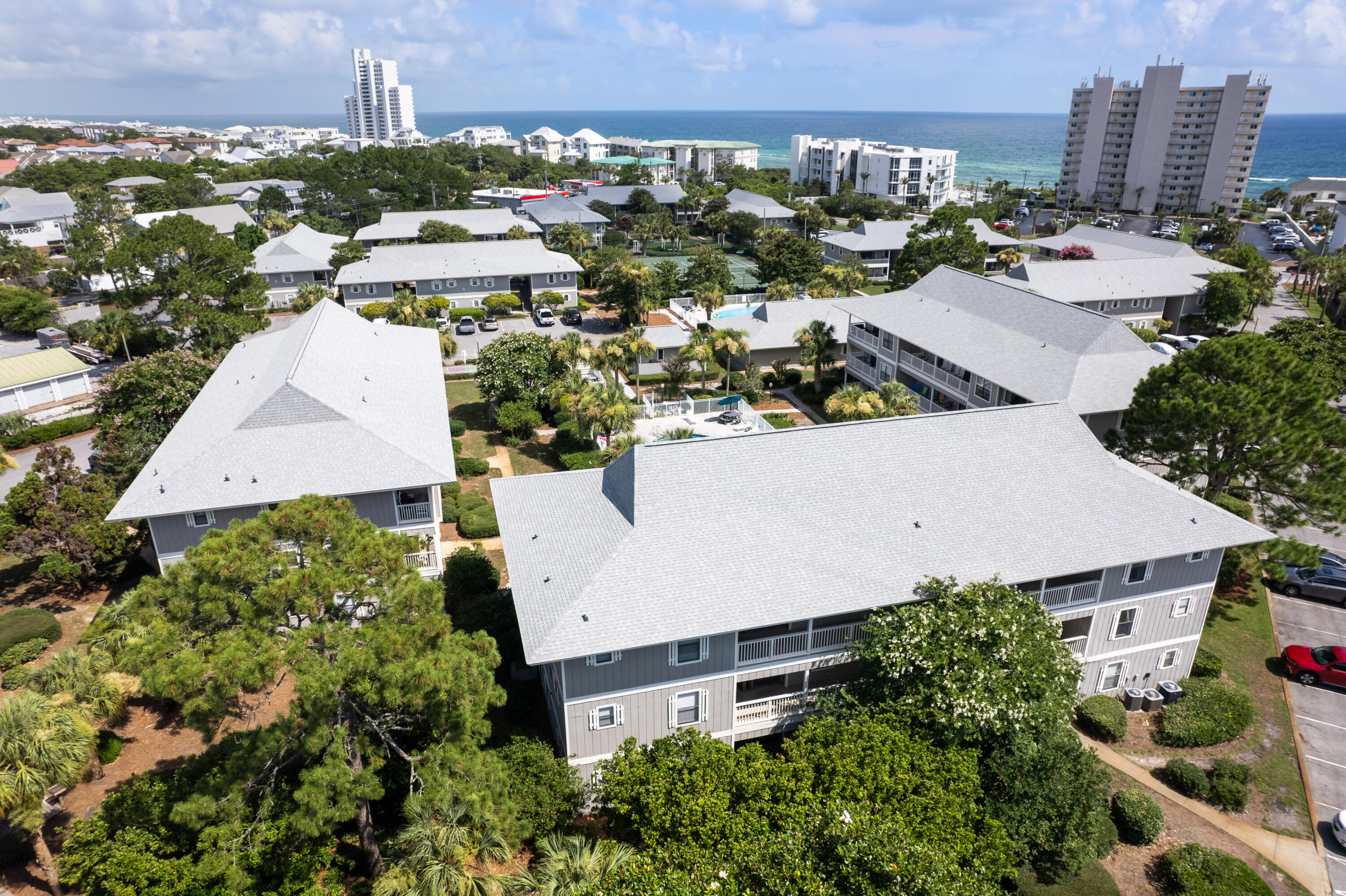 BEACHWOOD VILLAS CONDO PH 2 - Residential