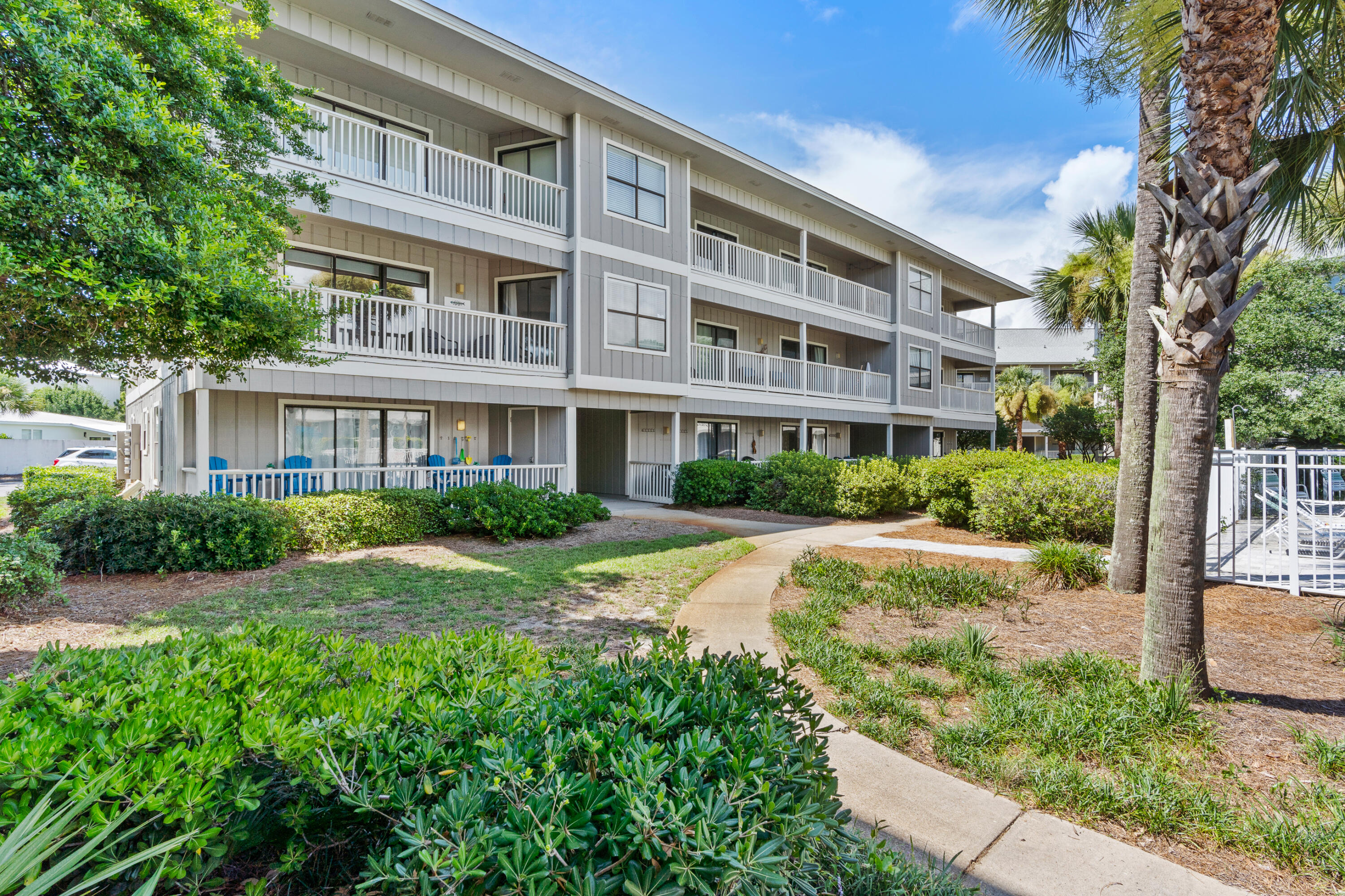 BEACHWOOD VILLAS CONDO PH 2 - Residential
