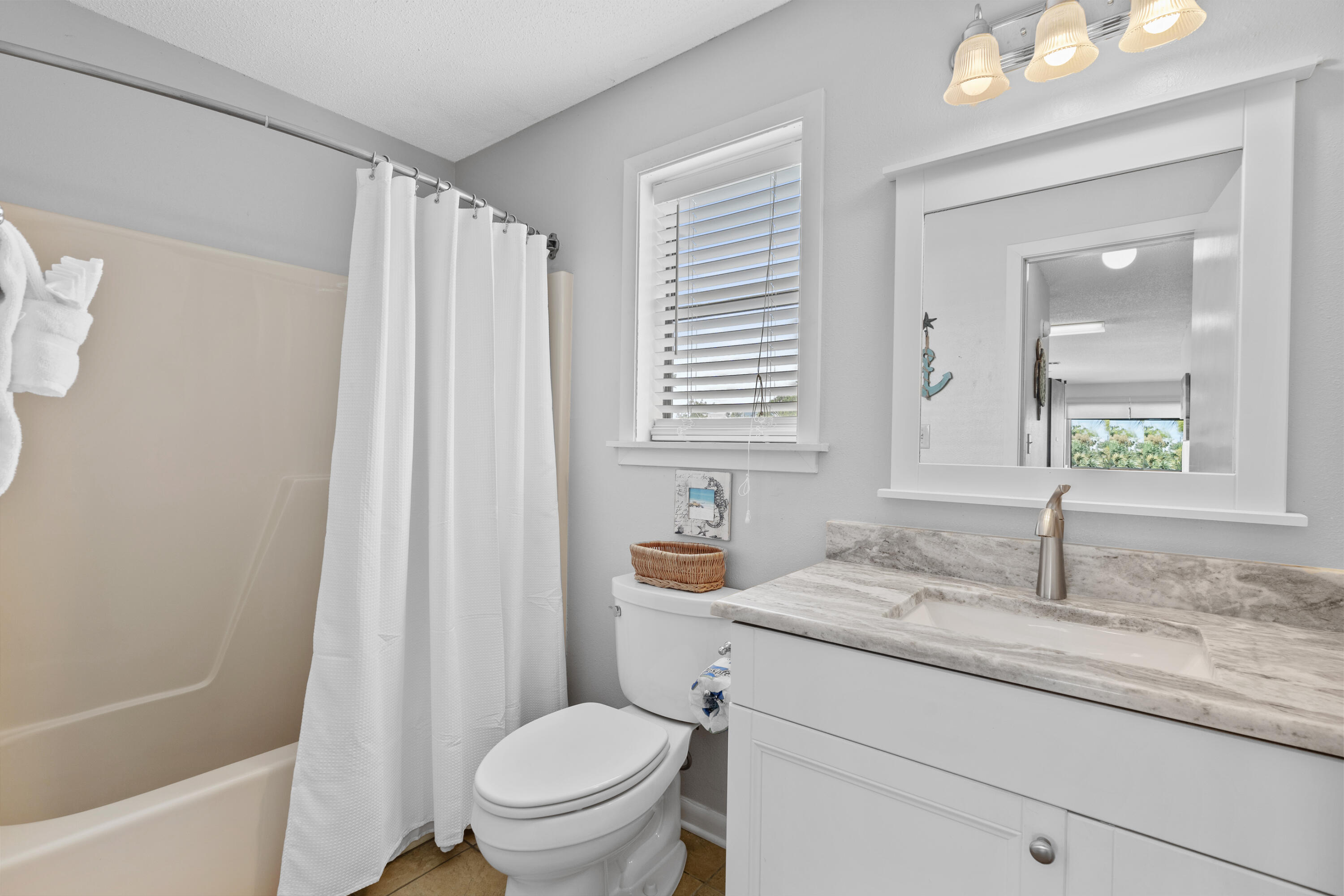 BEACHWOOD VILLAS CONDO PH 2 - Residential