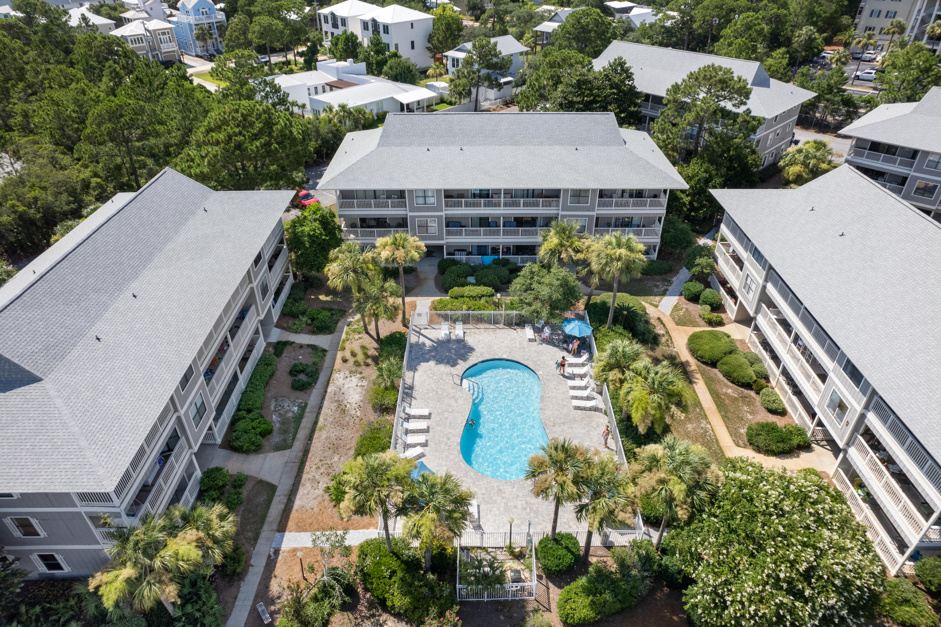 BEACHWOOD VILLAS CONDO PH 2 - Residential