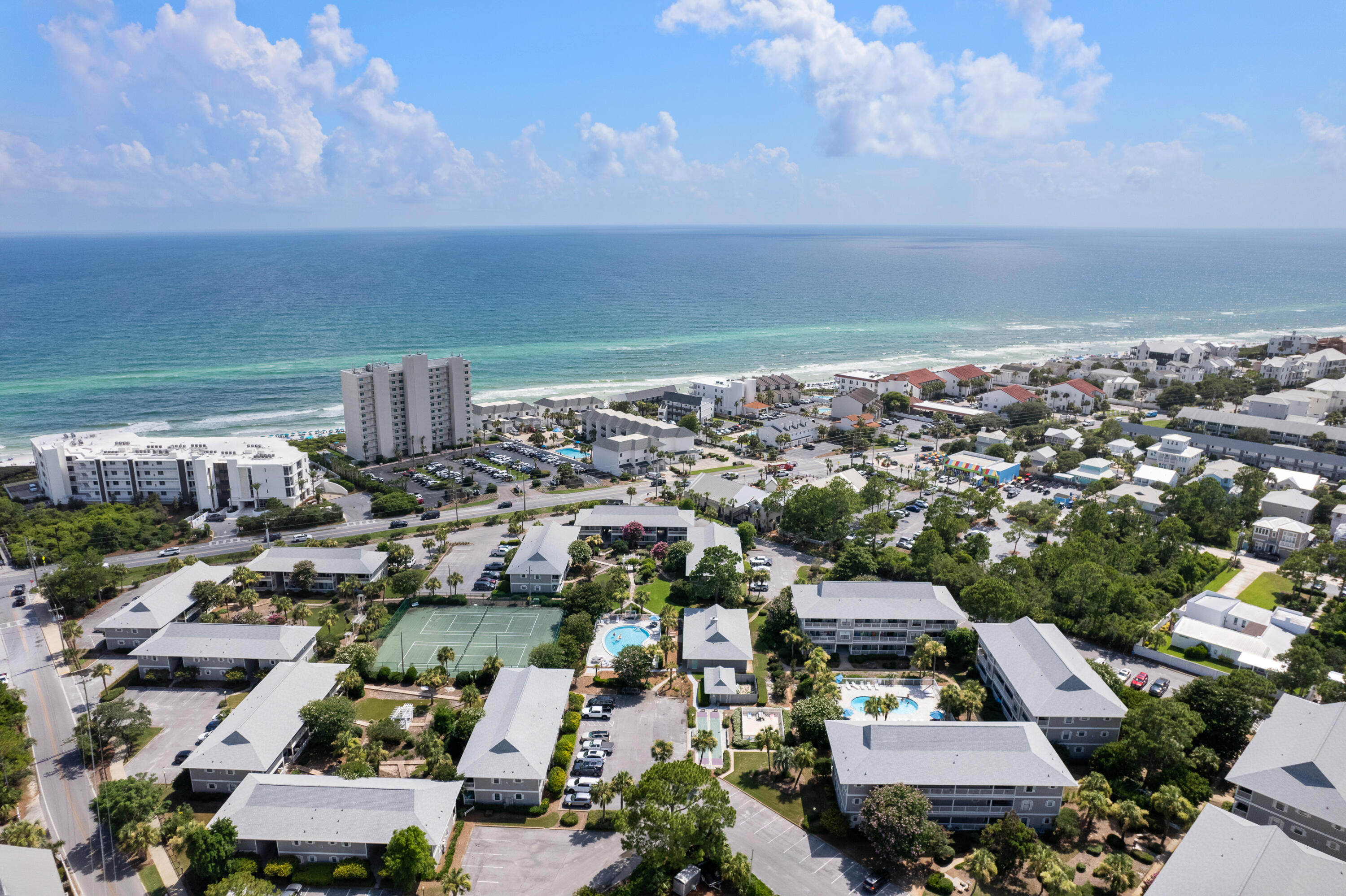 BEACHWOOD VILLAS CONDO PH 2 - Residential