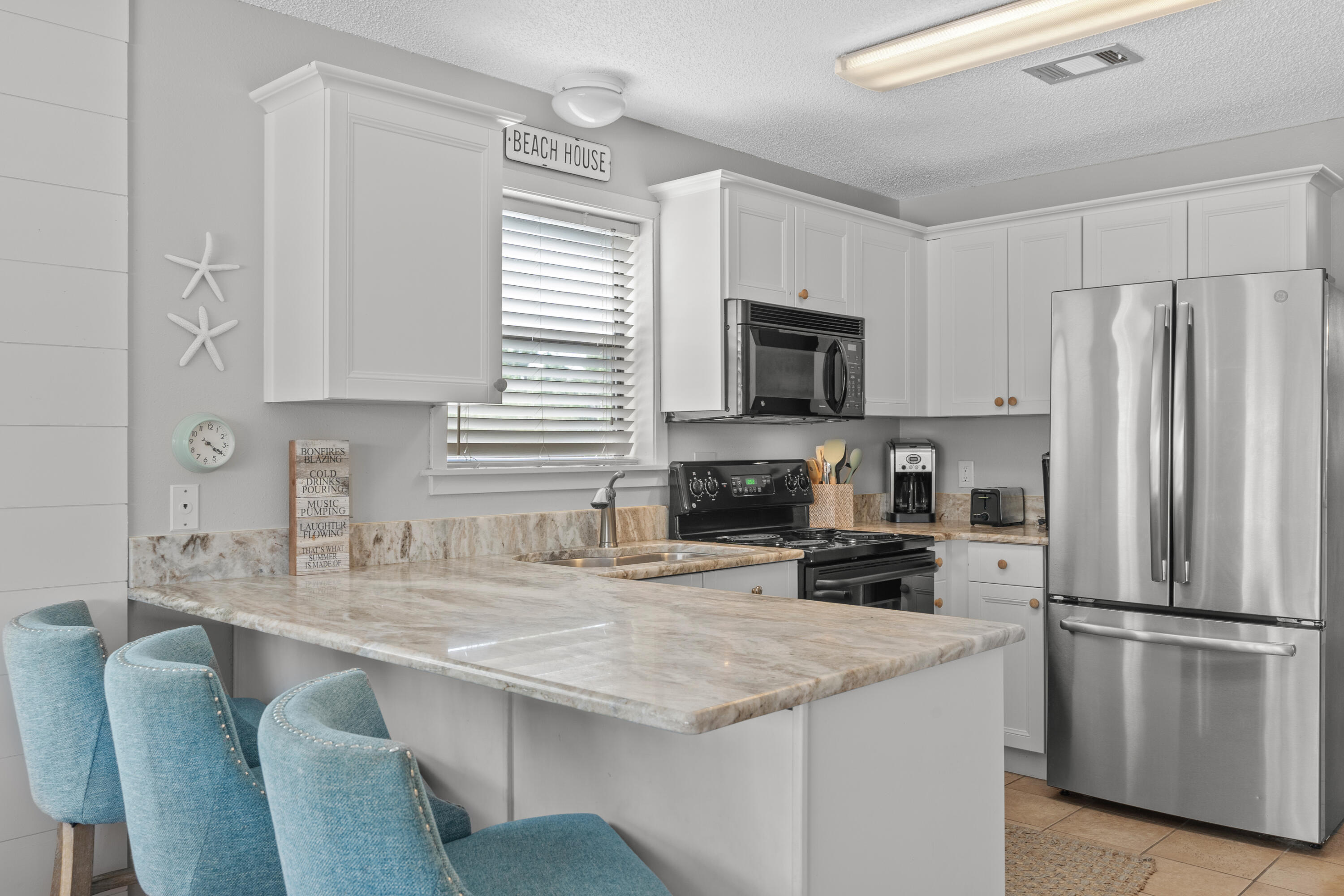 BEACHWOOD VILLAS CONDO PH 2 - Residential