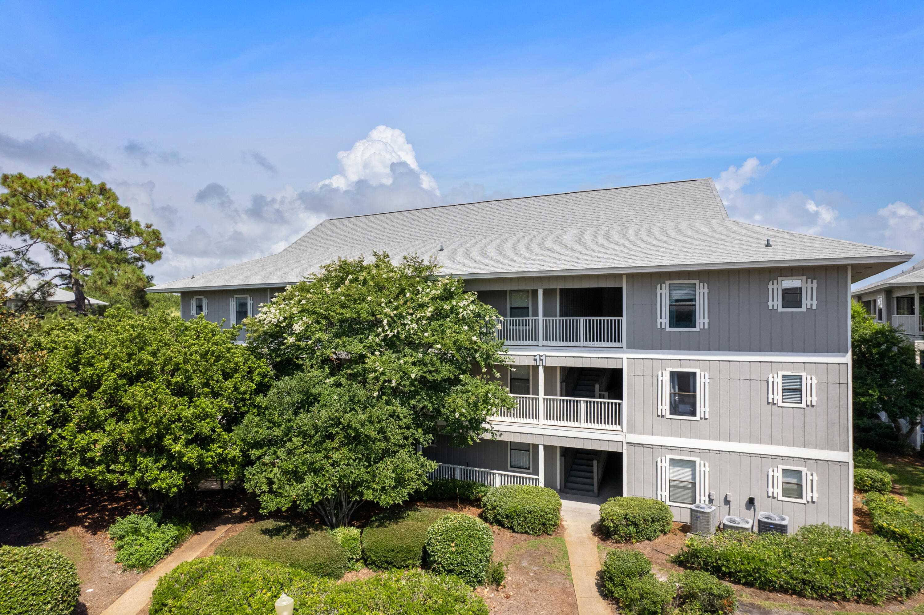 BEACHWOOD VILLAS CONDO PH 2 - Residential