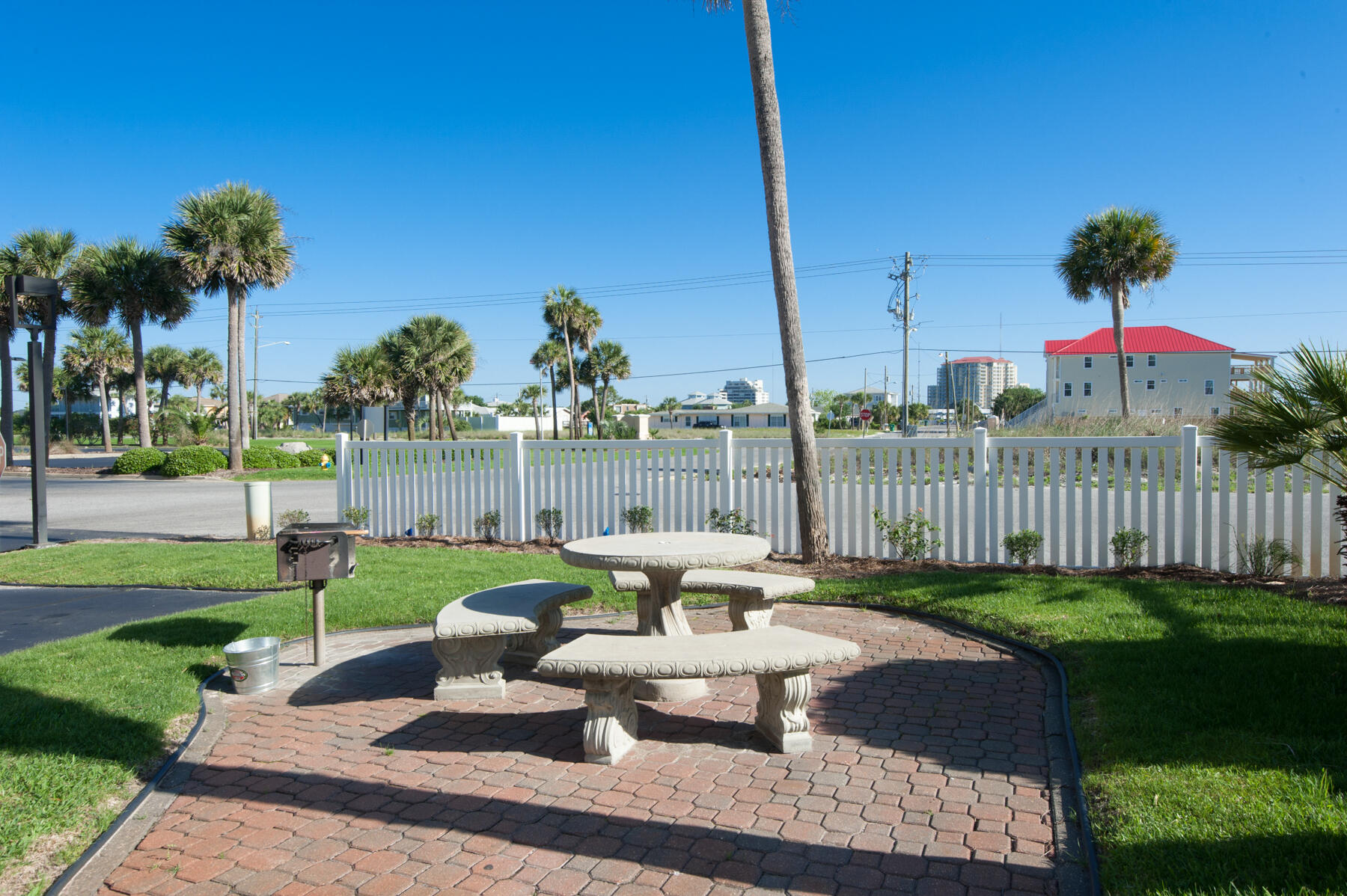 EMERALD TOWERS WEST CONDO - Residential