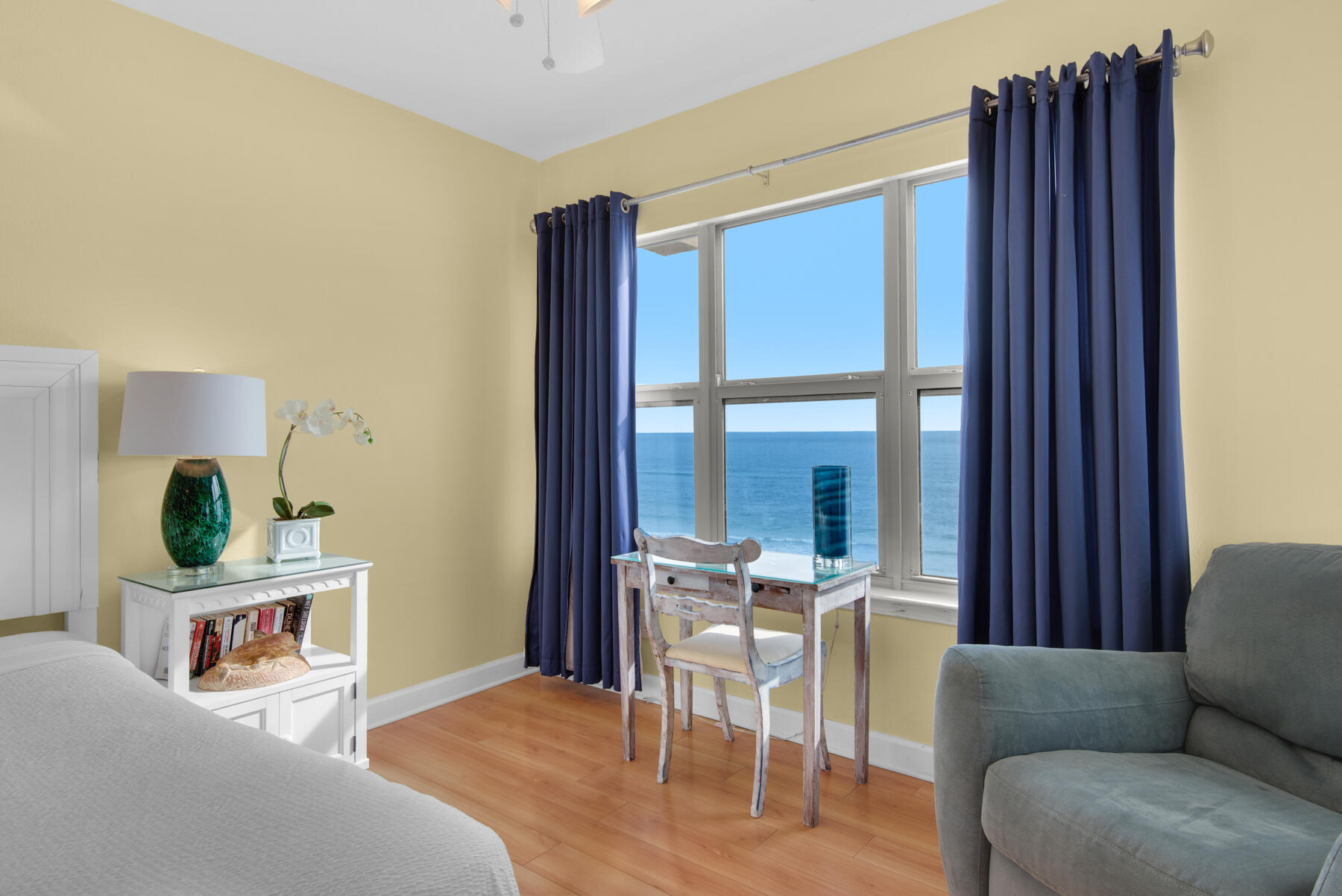 EMERALD TOWERS WEST CONDO - Residential