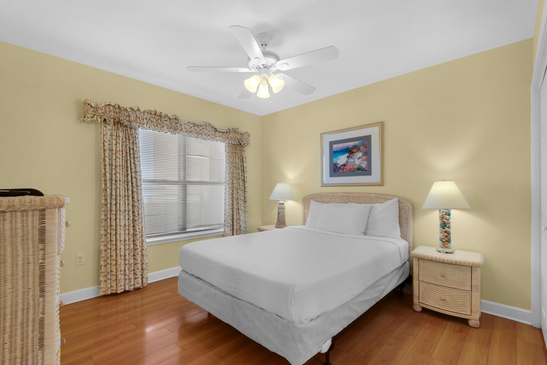 EMERALD TOWERS WEST CONDO - Residential