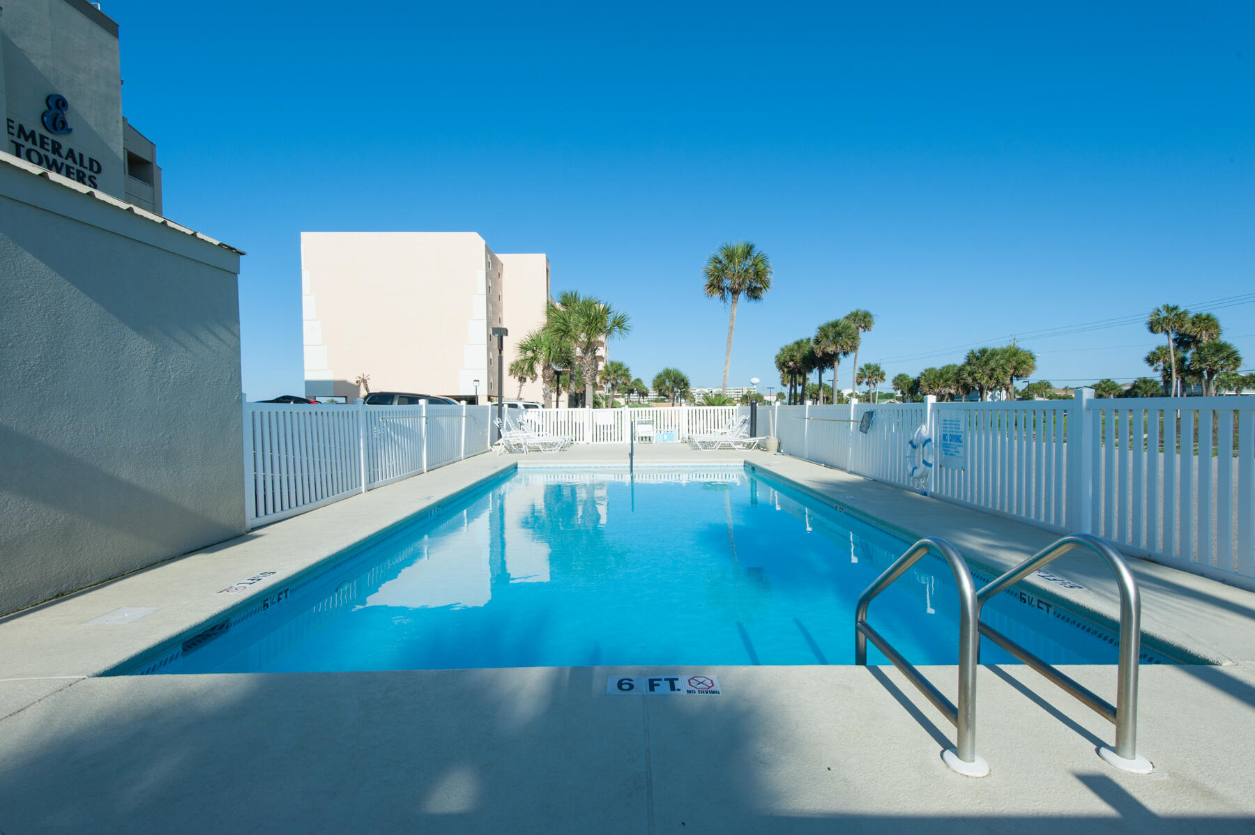 EMERALD TOWERS WEST CONDO - Residential