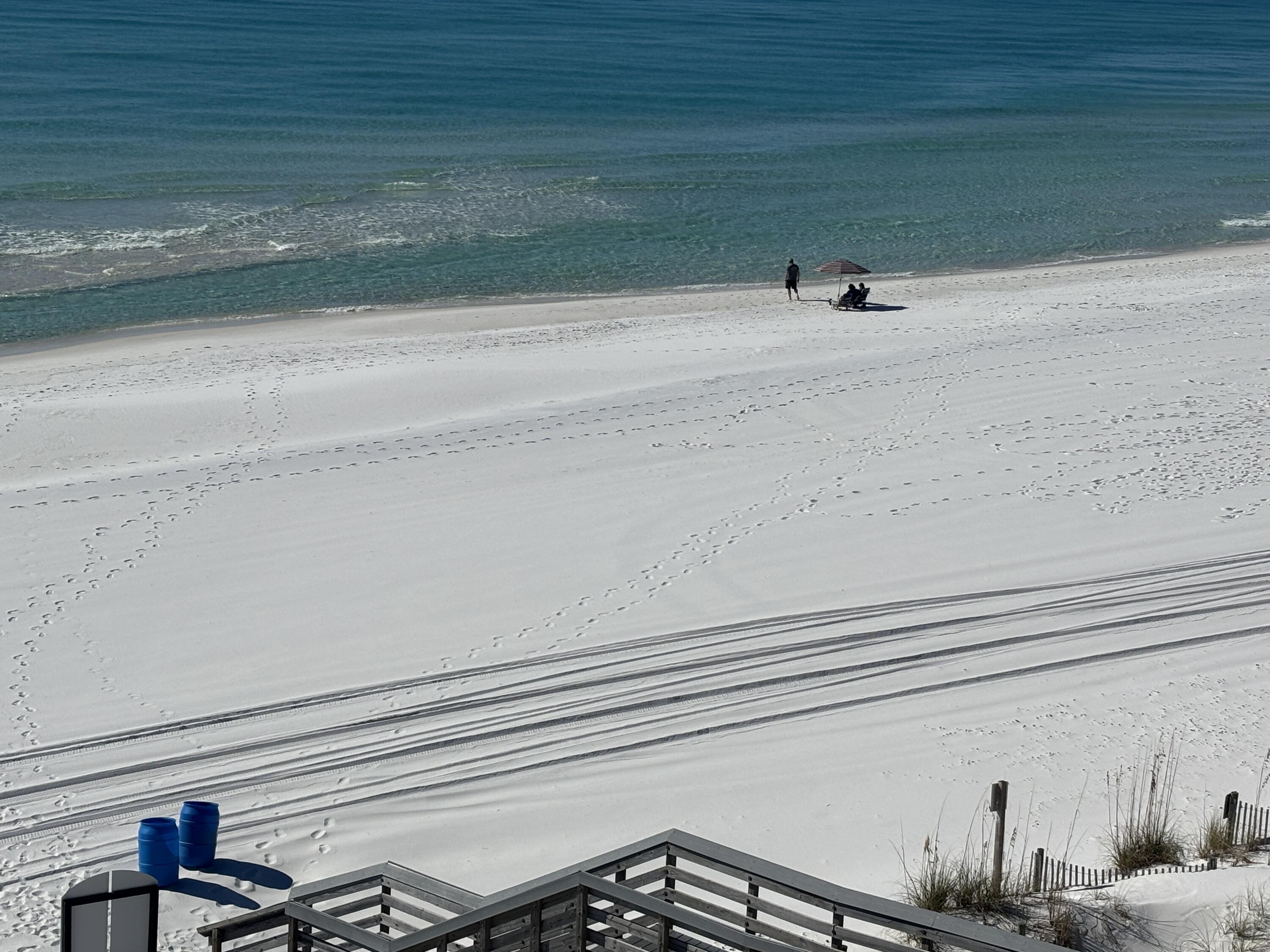 EMERALD TOWERS WEST CONDO - Residential