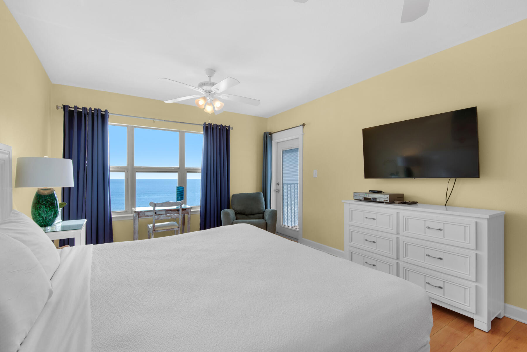 EMERALD TOWERS WEST CONDO - Residential