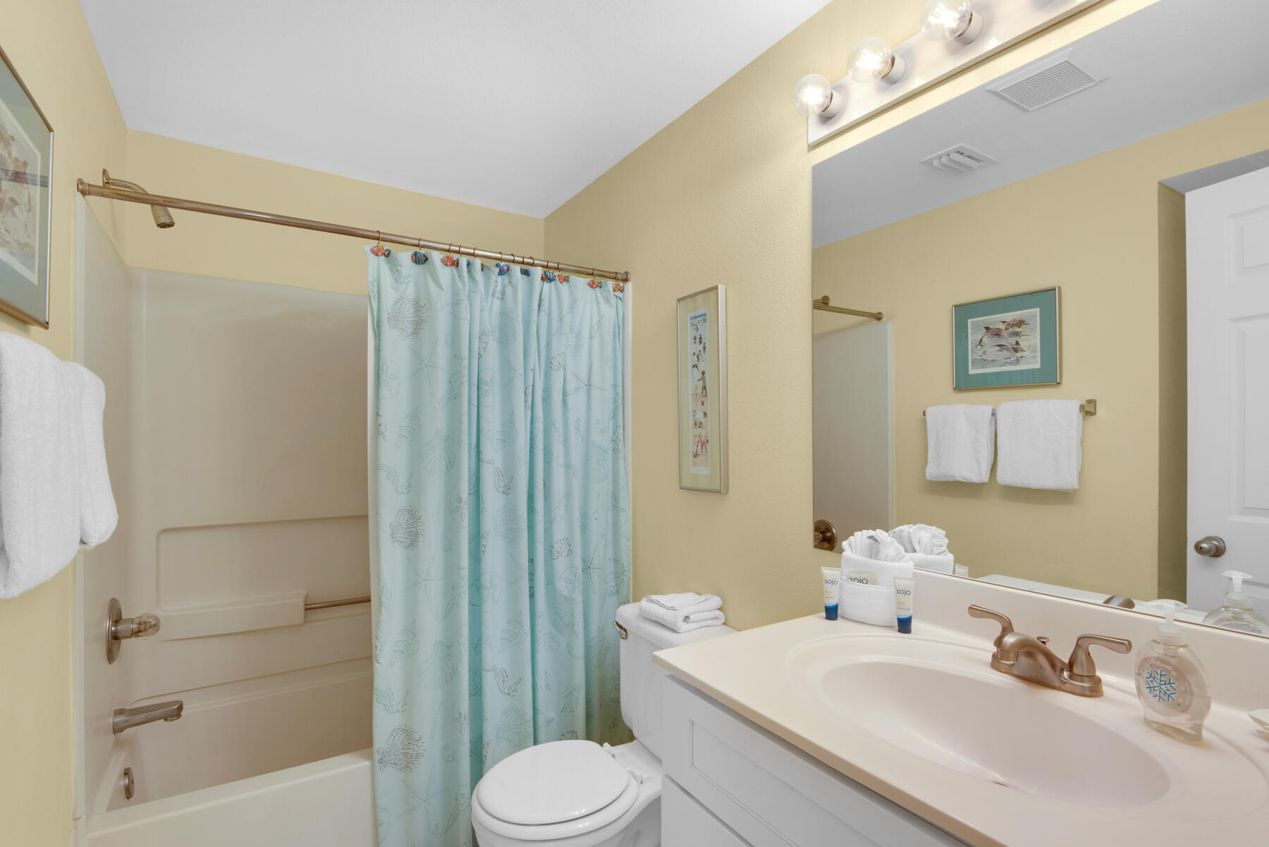 EMERALD TOWERS WEST CONDO - Residential