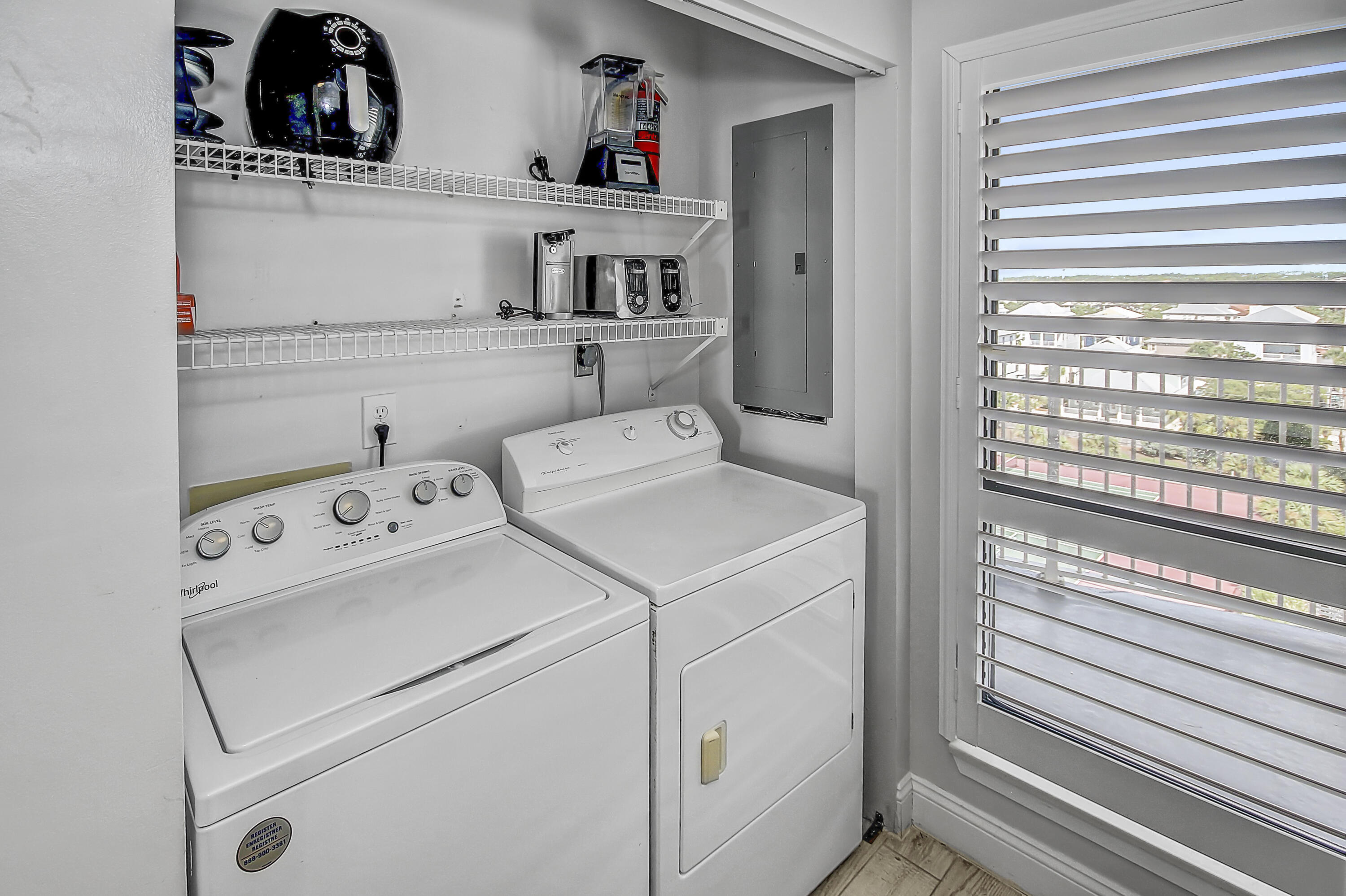 MAINSAIL CONDO PH 4 - Residential