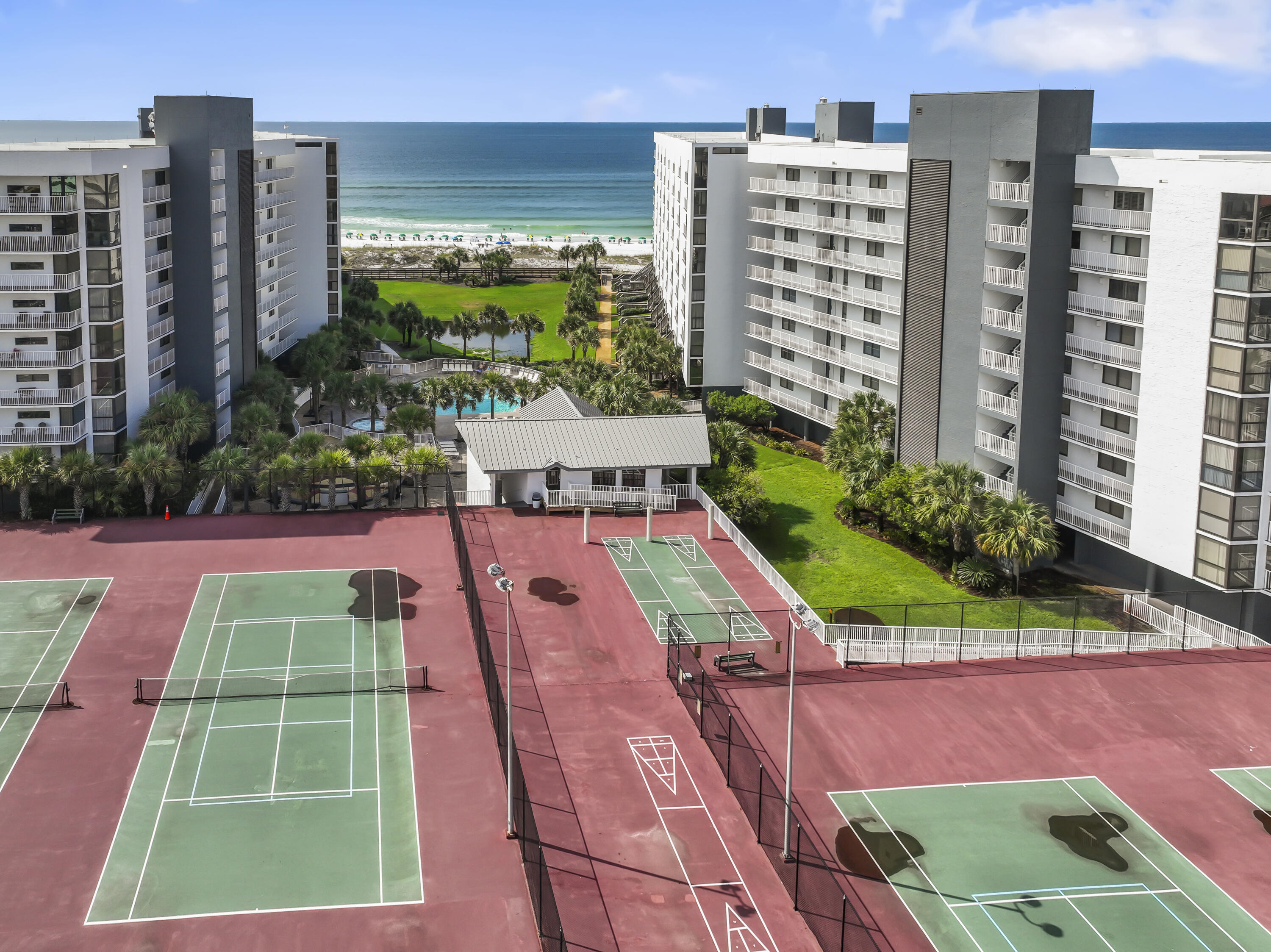 MAINSAIL CONDO PH 4 - Residential