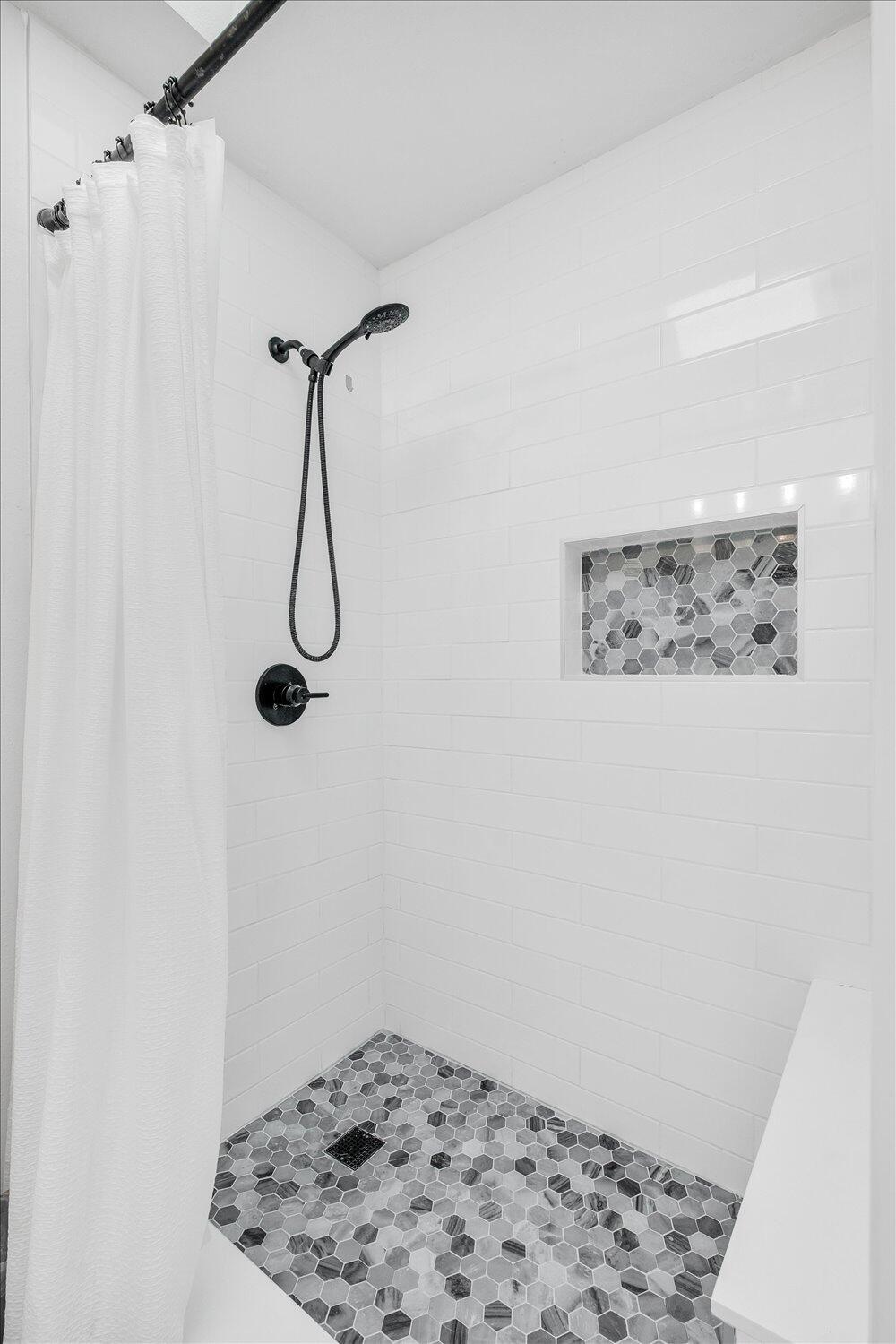 VALPARAISO PINECREST 5 - Residential