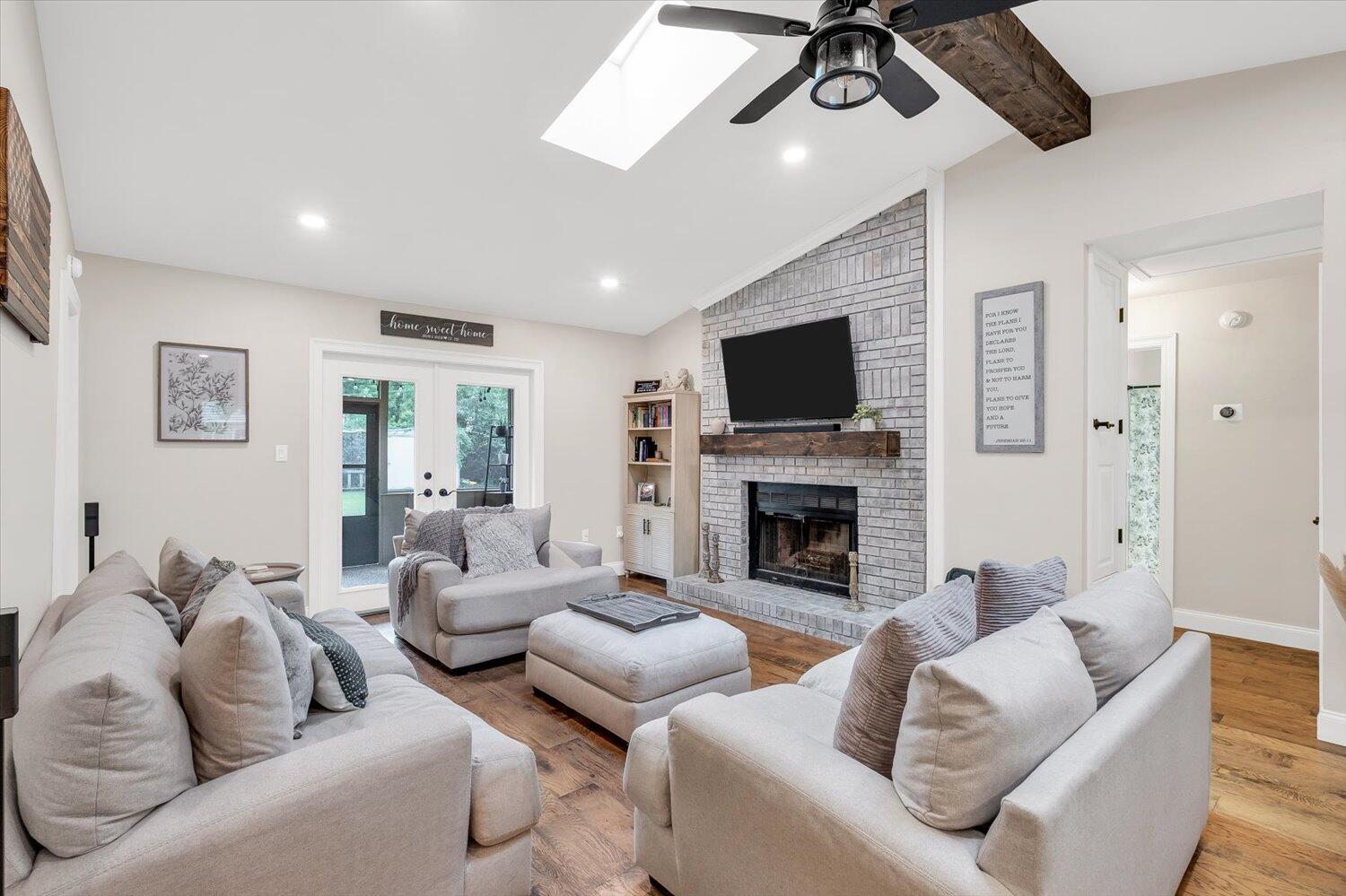 VALPARAISO PINECREST 5 - Residential