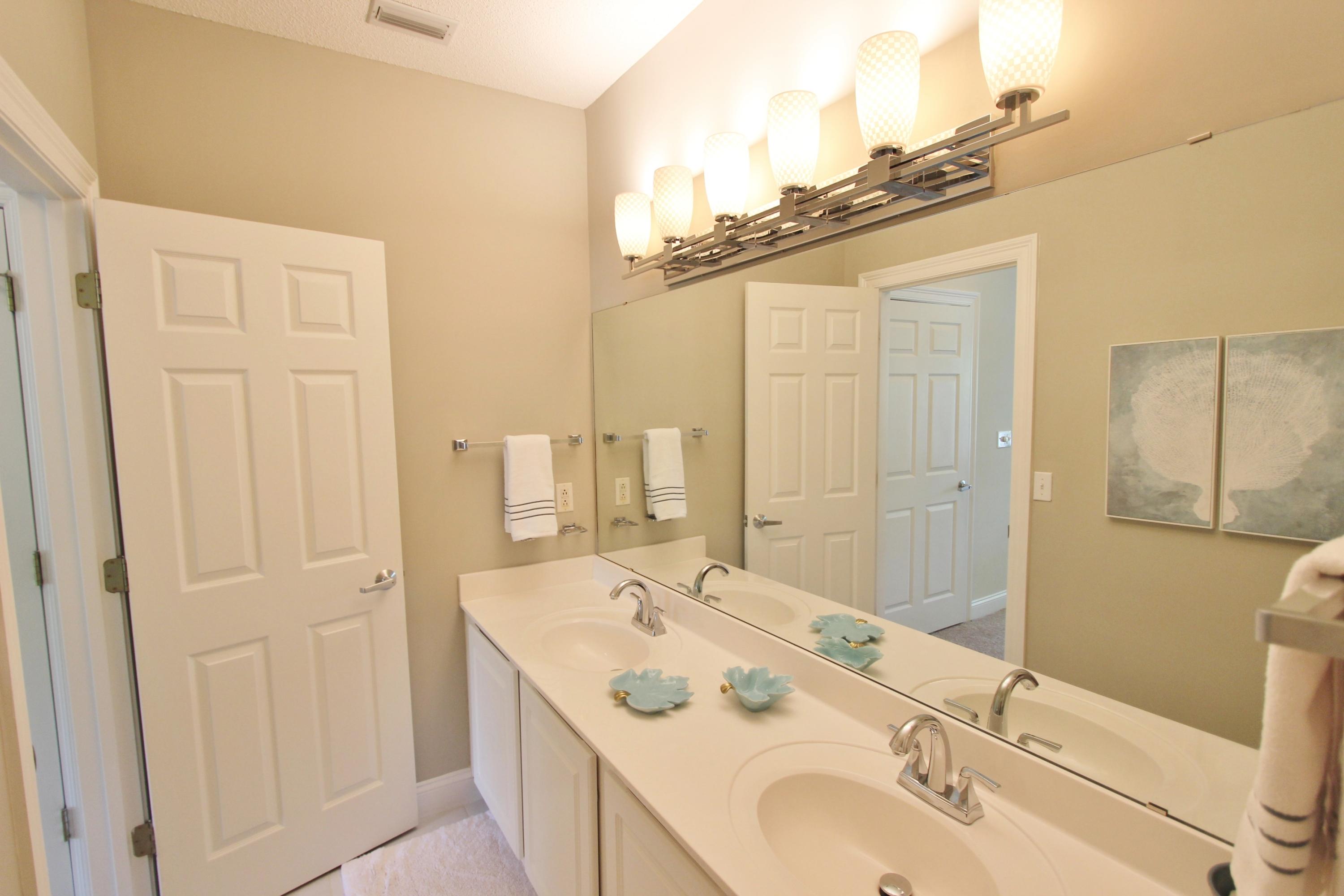 LAGUNA LANDING - Residential