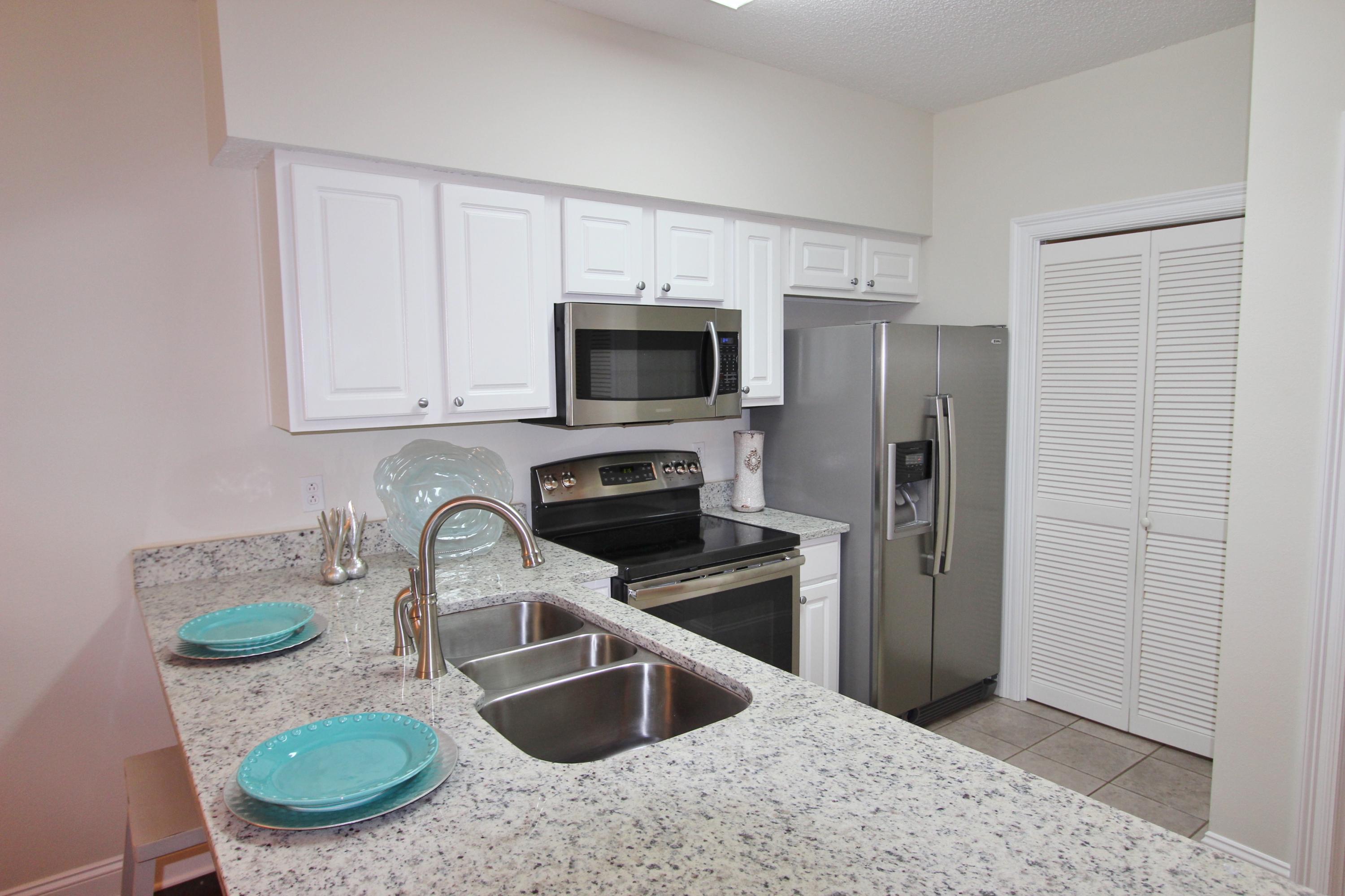 LAGUNA LANDING - Residential