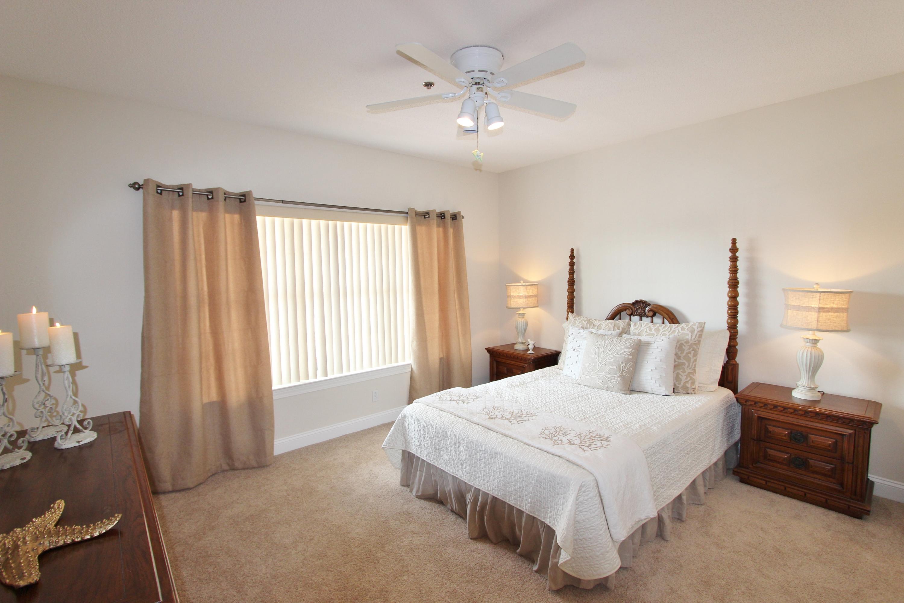 LAGUNA LANDING - Residential