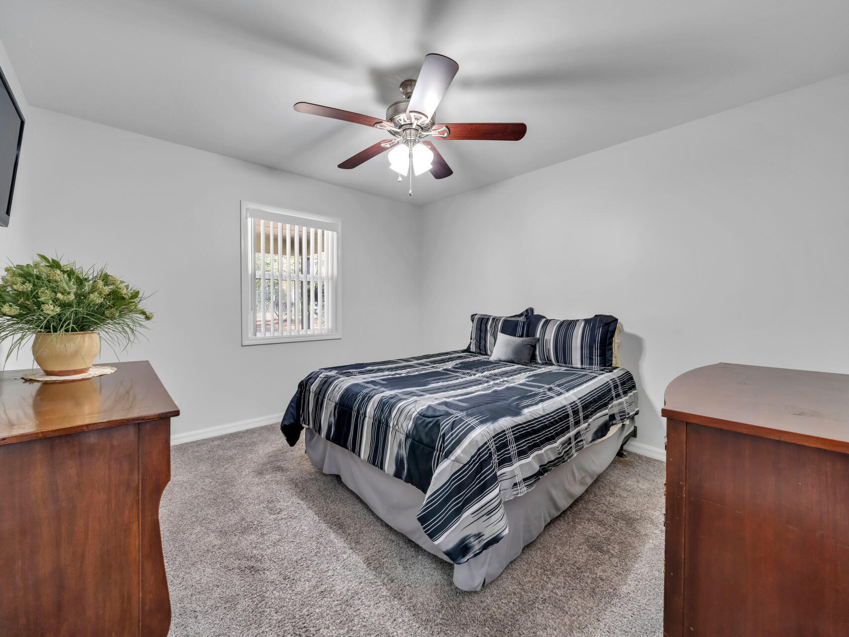 FOXES RUN 1ST ADDN - Residential