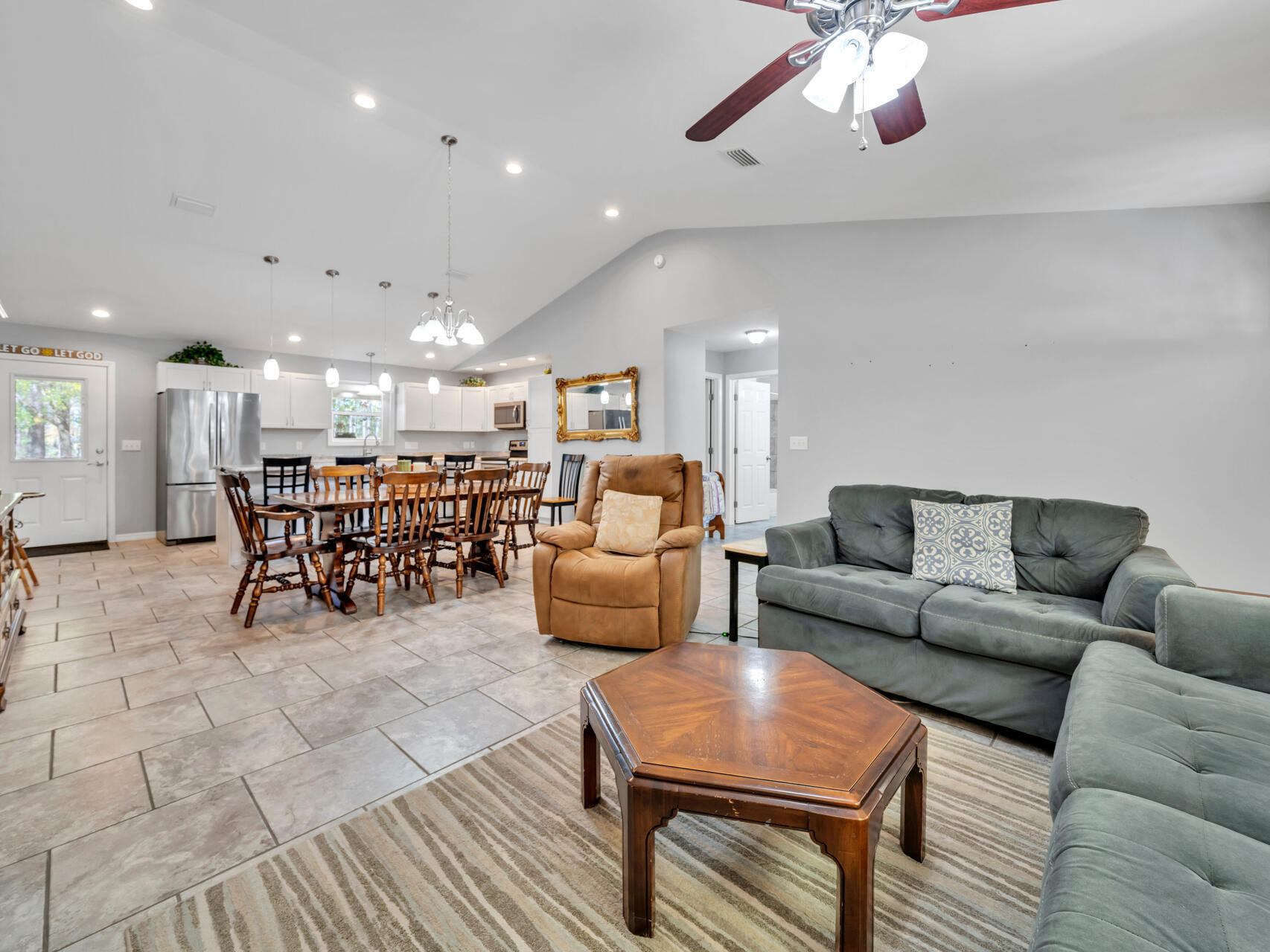 FOXES RUN 1ST ADDN - Residential