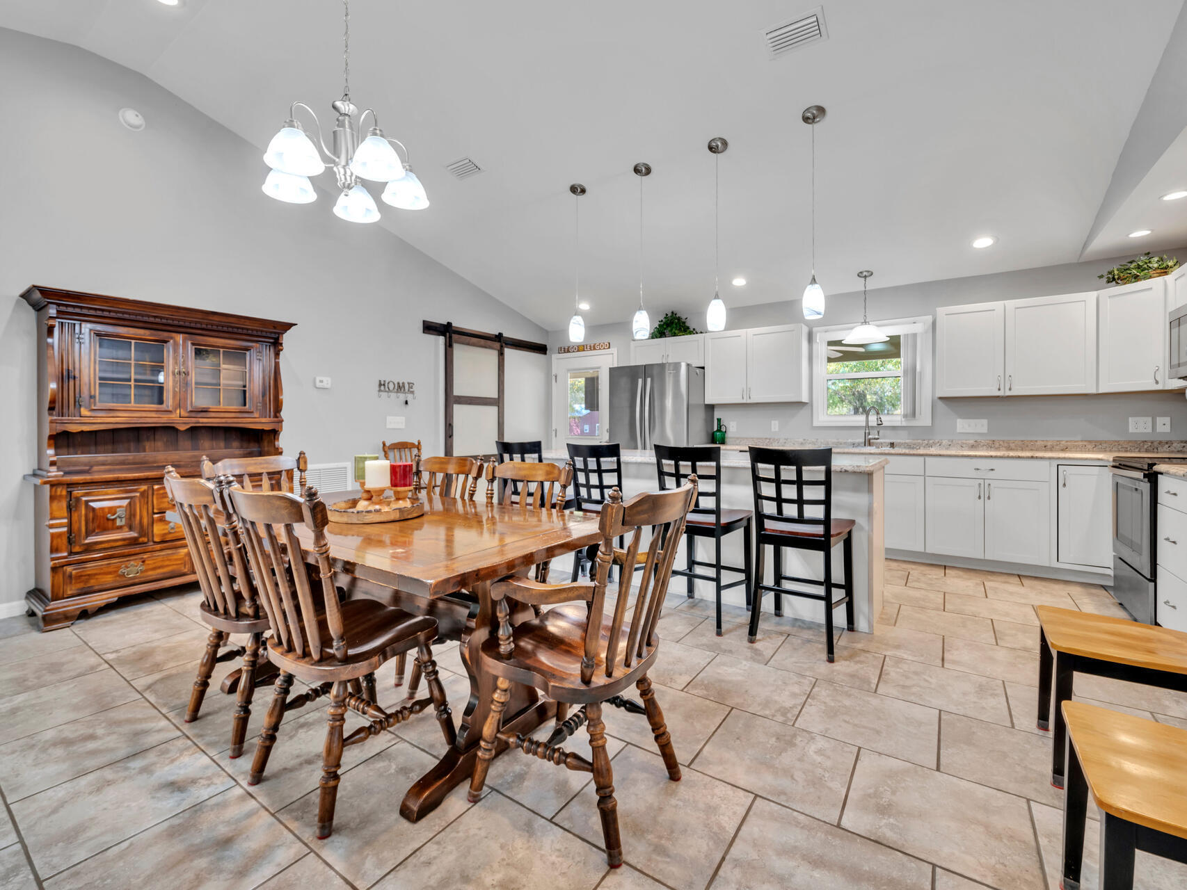 FOXES RUN 1ST ADDN - Residential