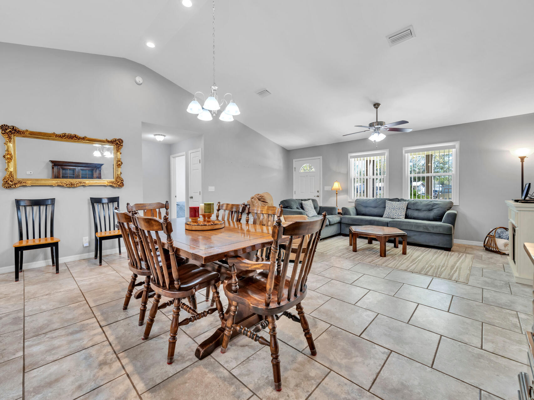 FOXES RUN 1ST ADDN - Residential