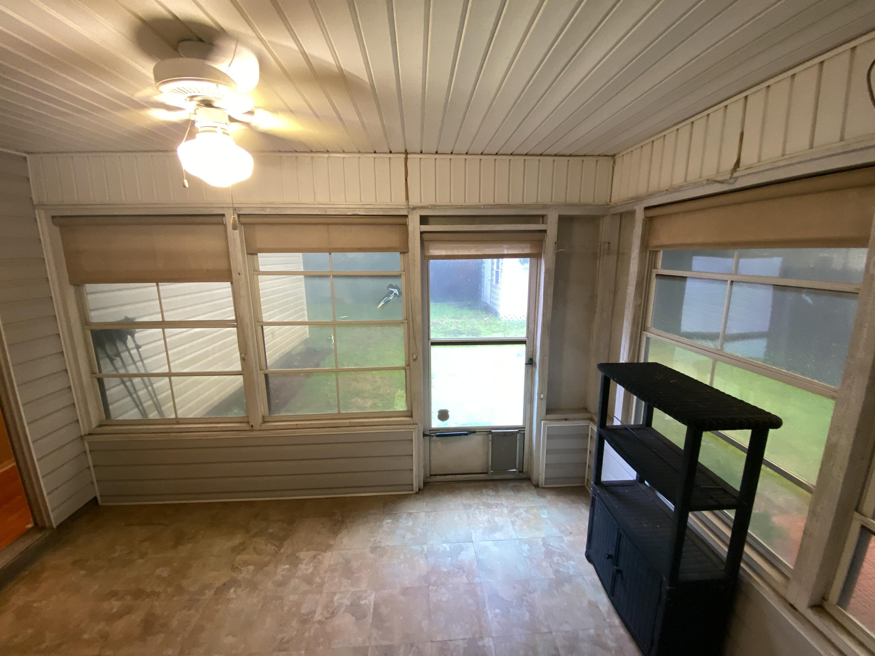 PORT DIXIE - Residential Lease