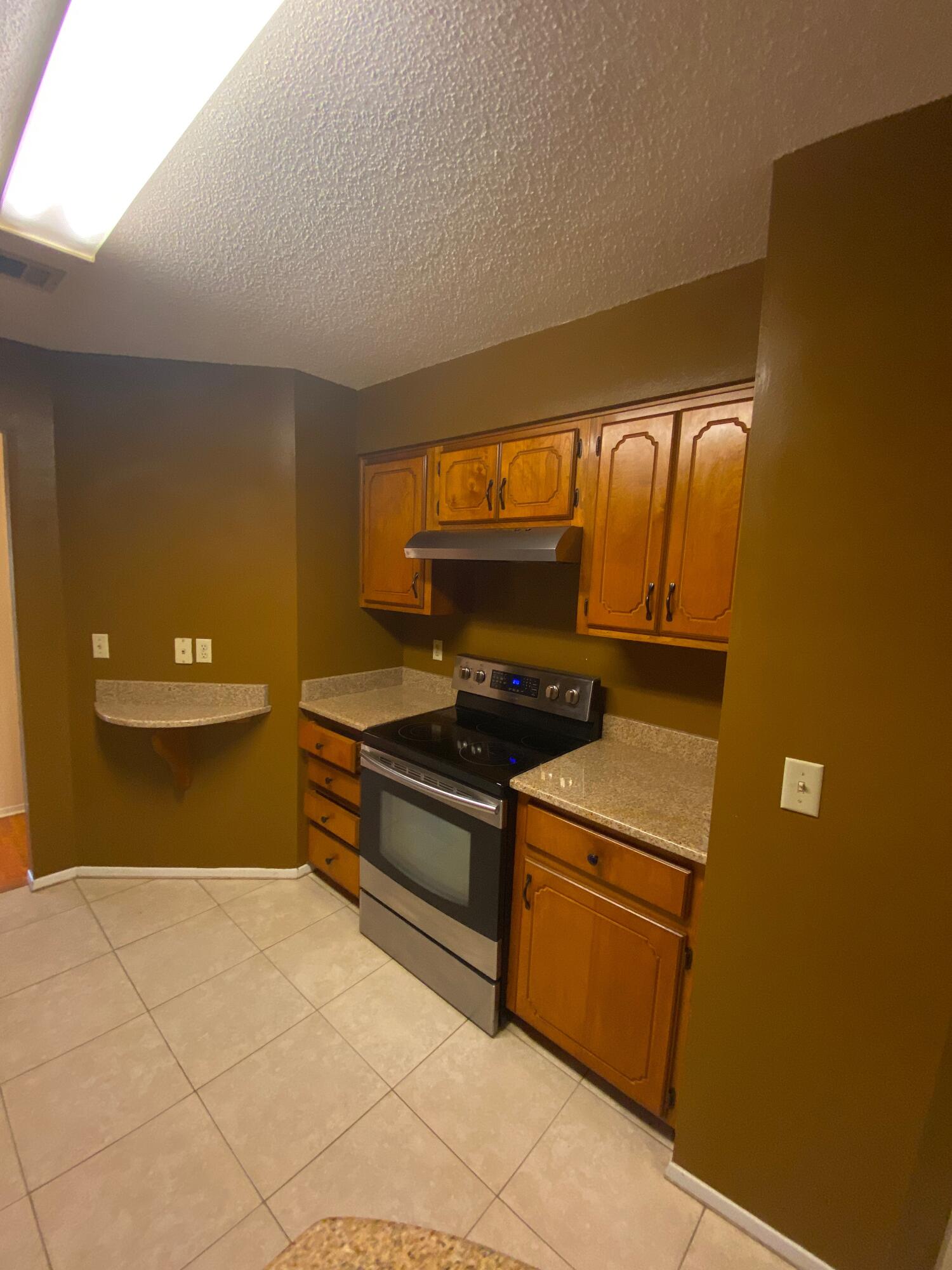 PORT DIXIE - Residential Lease