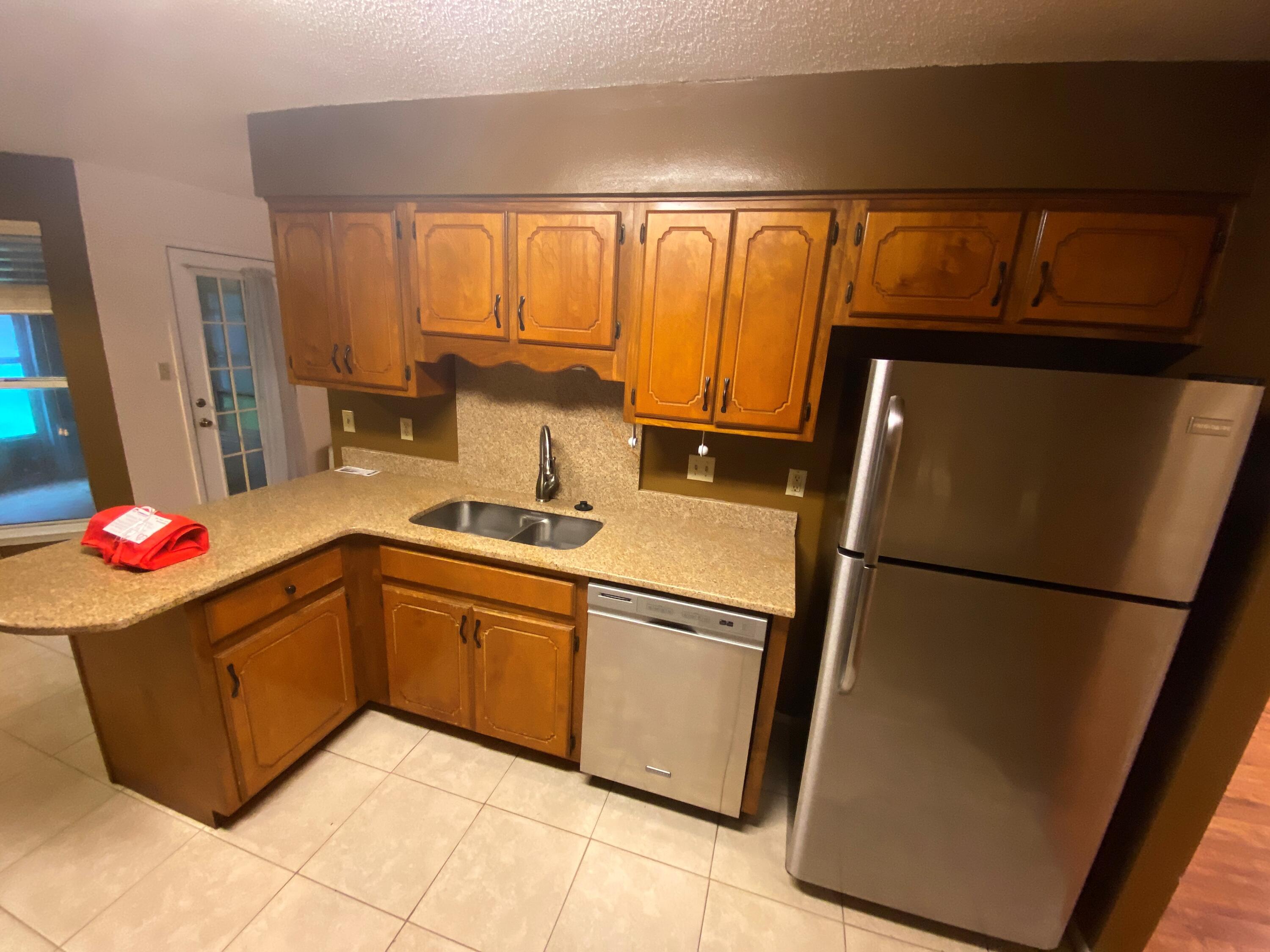 PORT DIXIE - Residential Lease