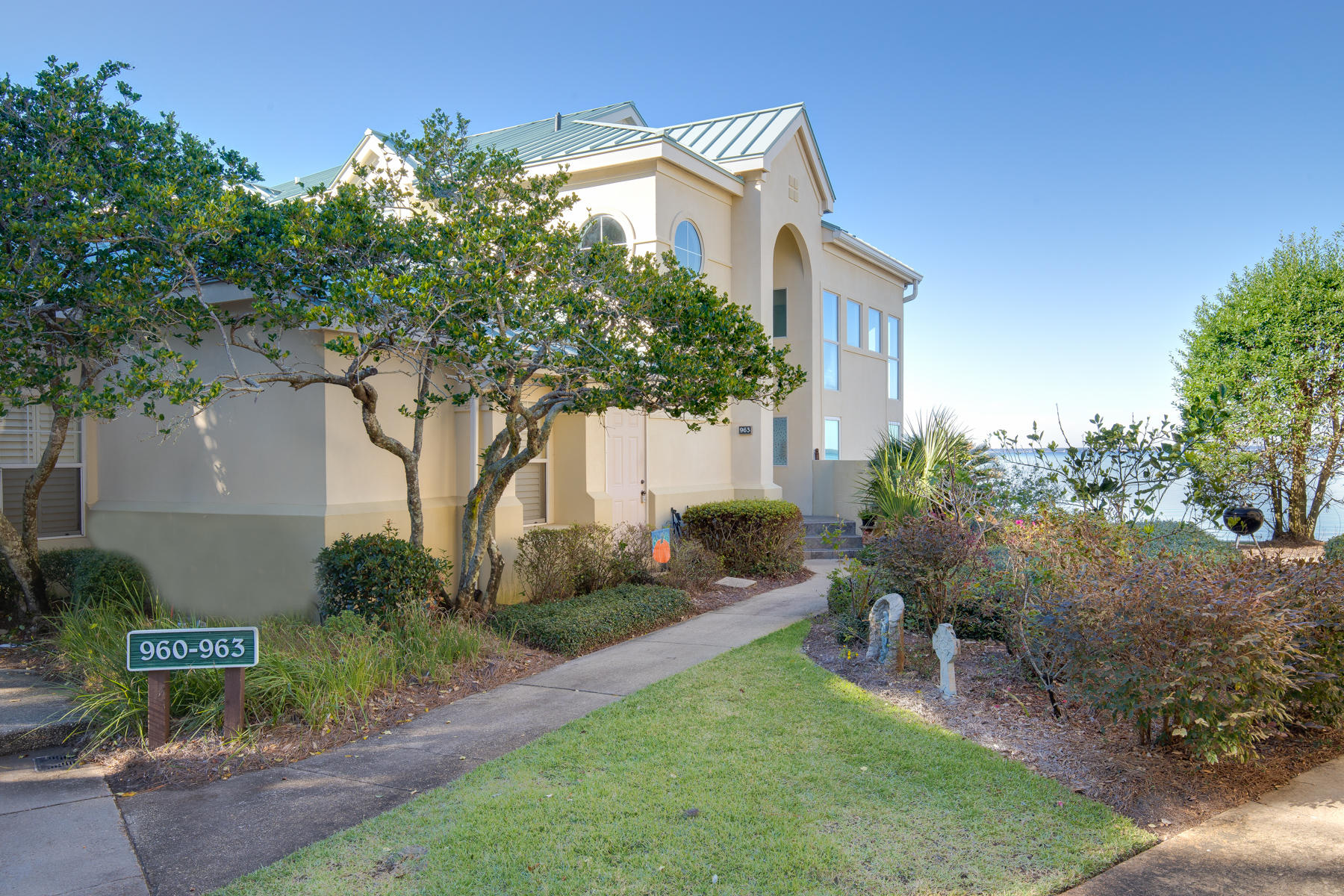 NORTH SHORE T/H - Residential