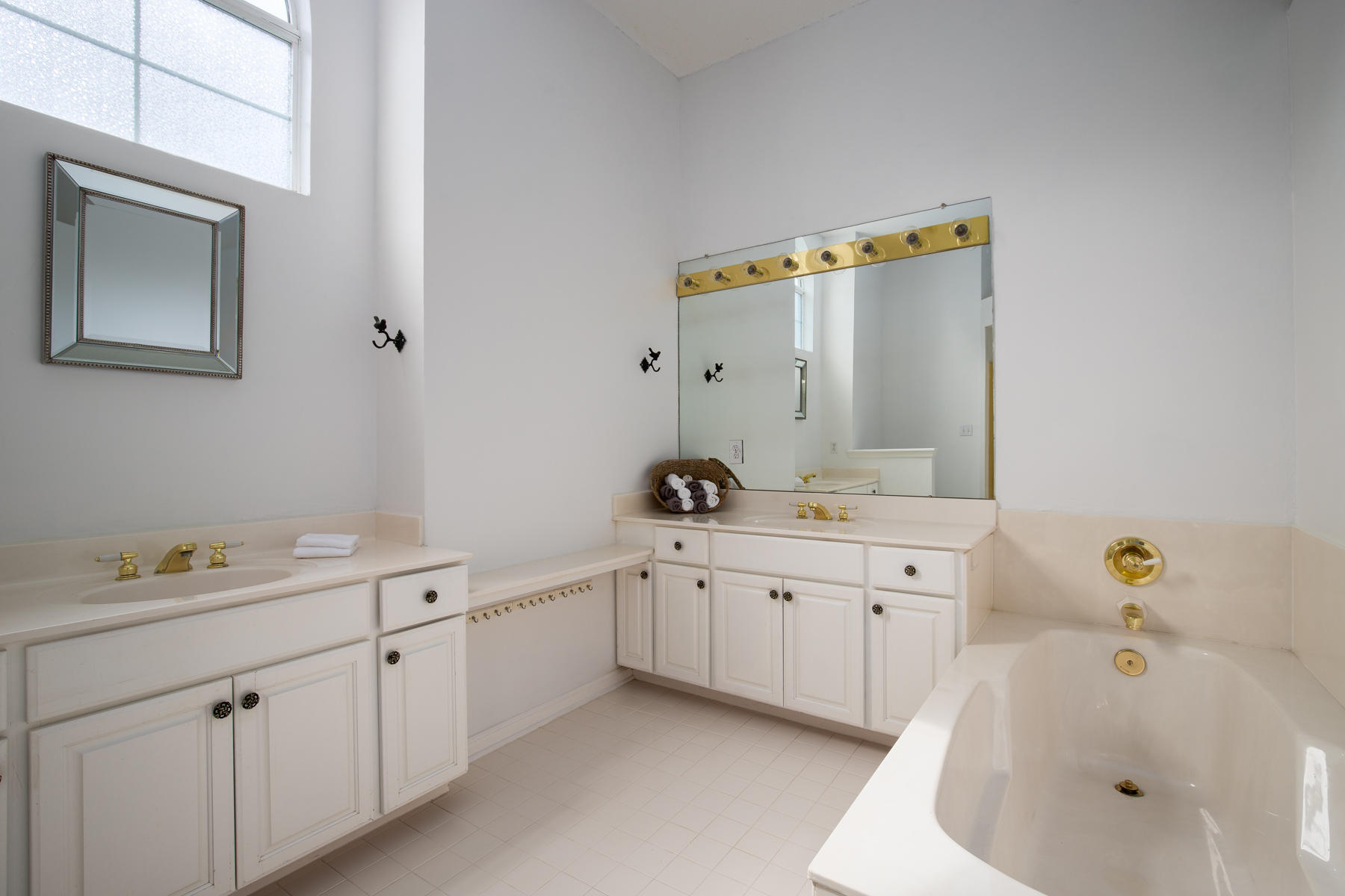 NORTH SHORE T/H - Residential