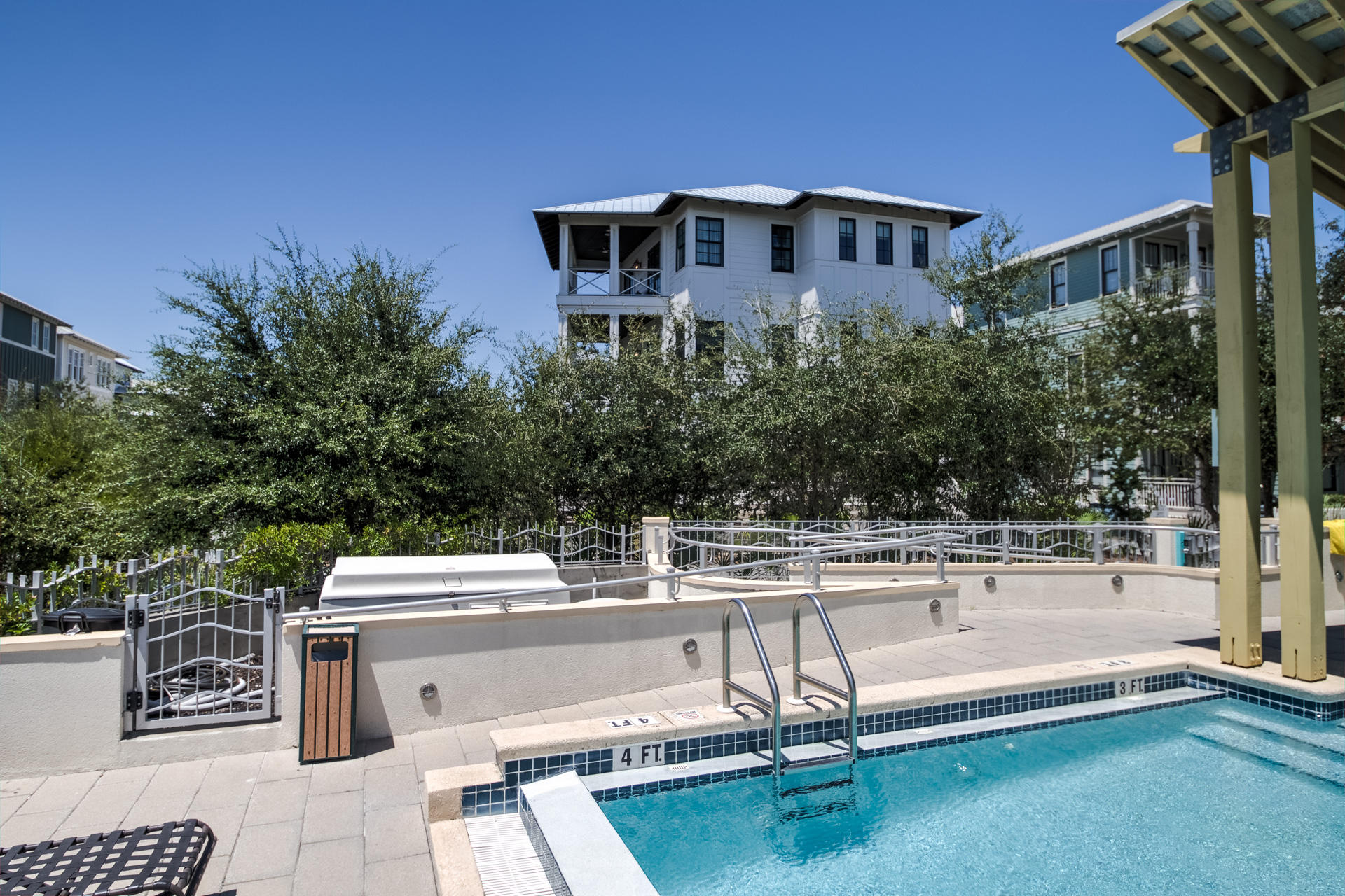 SUMMER'S EDGE - Residential