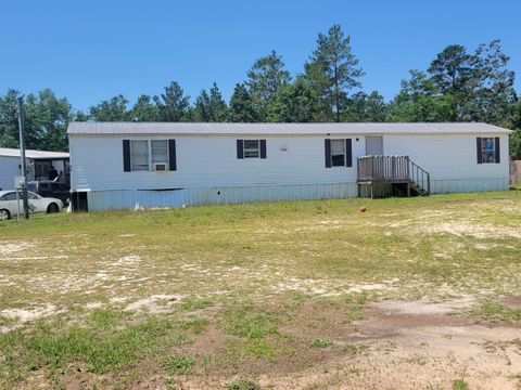 A home in DeFuniak Springs