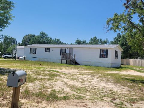 A home in DeFuniak Springs