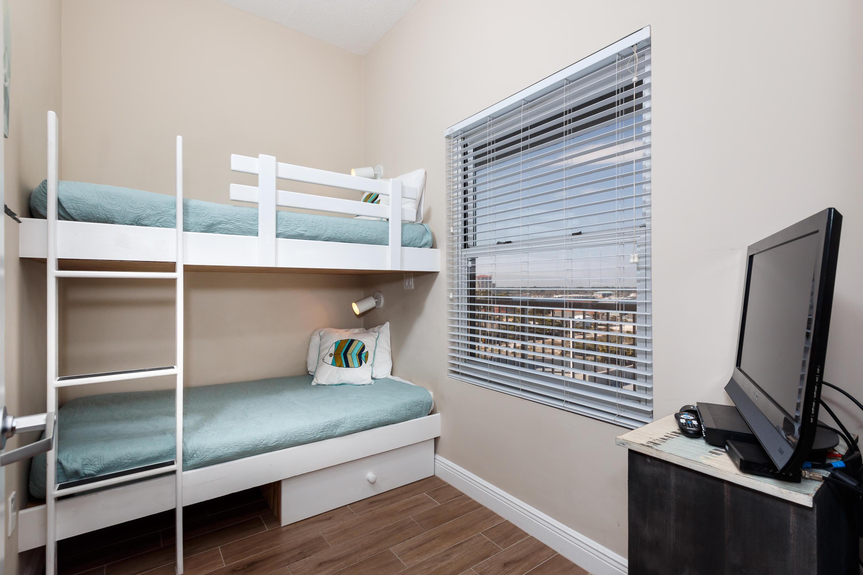 WATERS EDGE - Residential